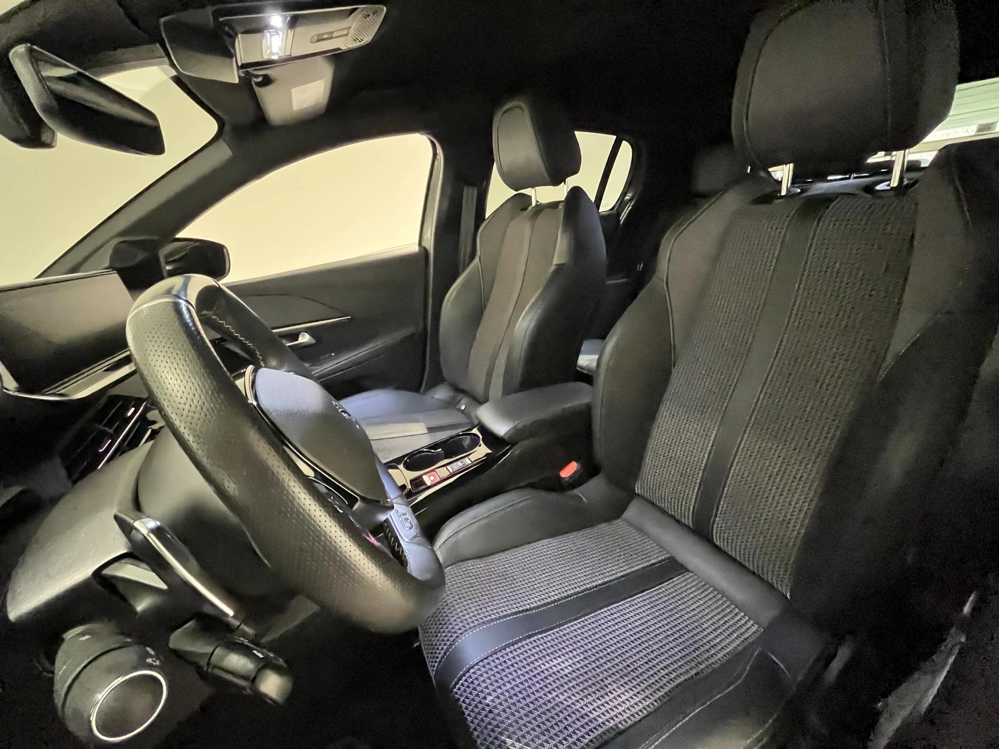 Peugeot-208-image-17