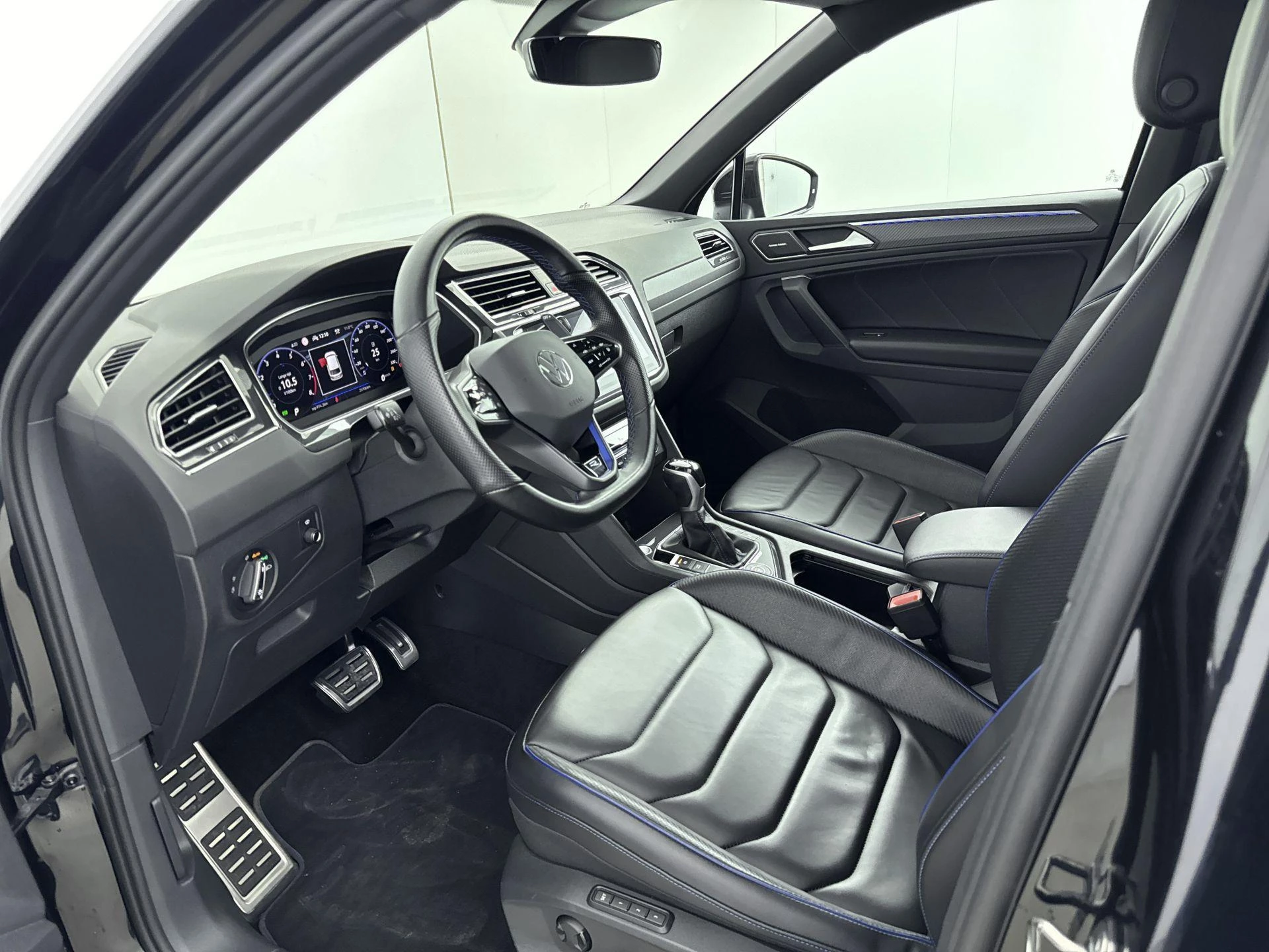 Volkswagen-Tiguan-image-8