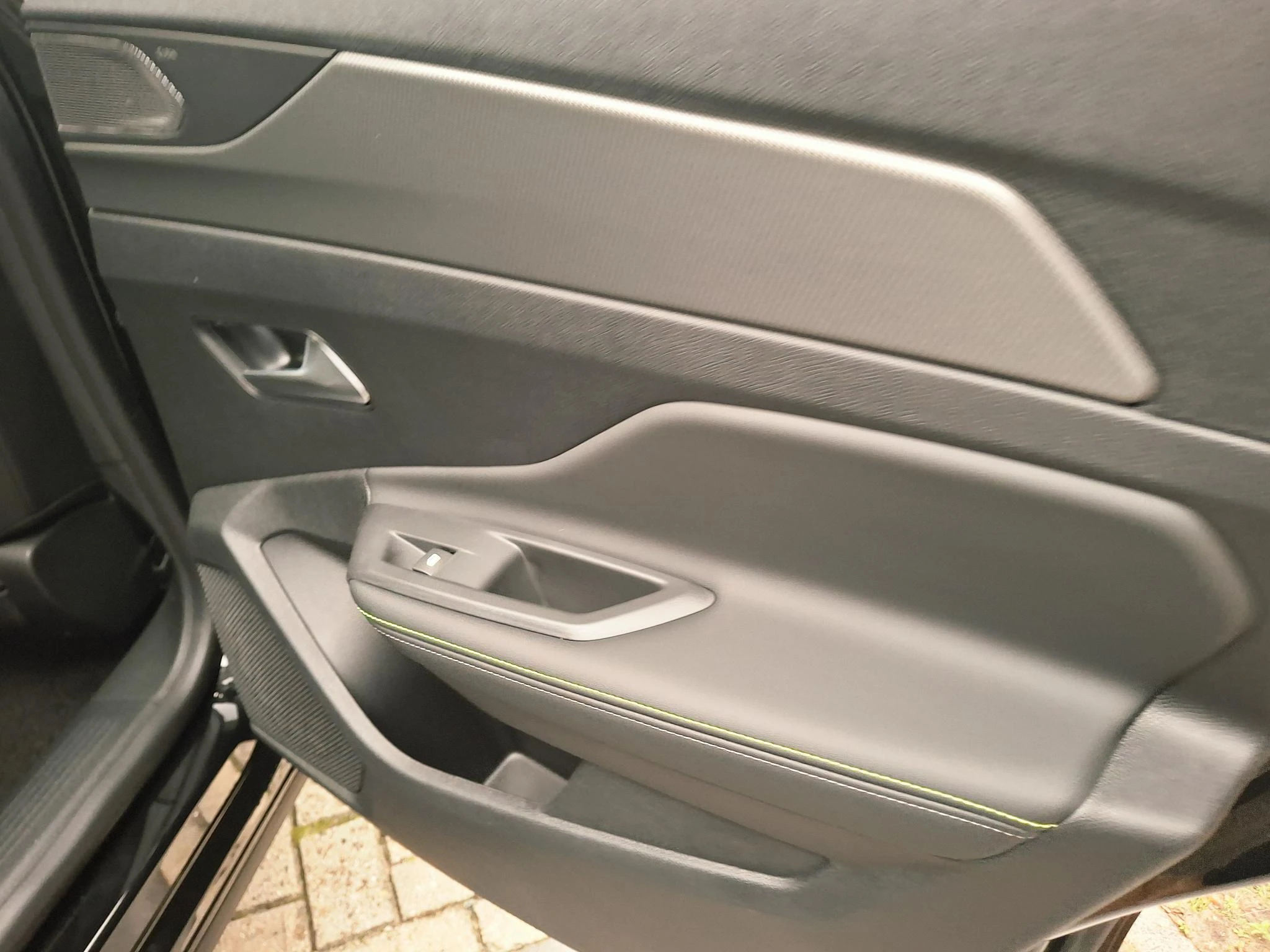 Peugeot-408-image-31