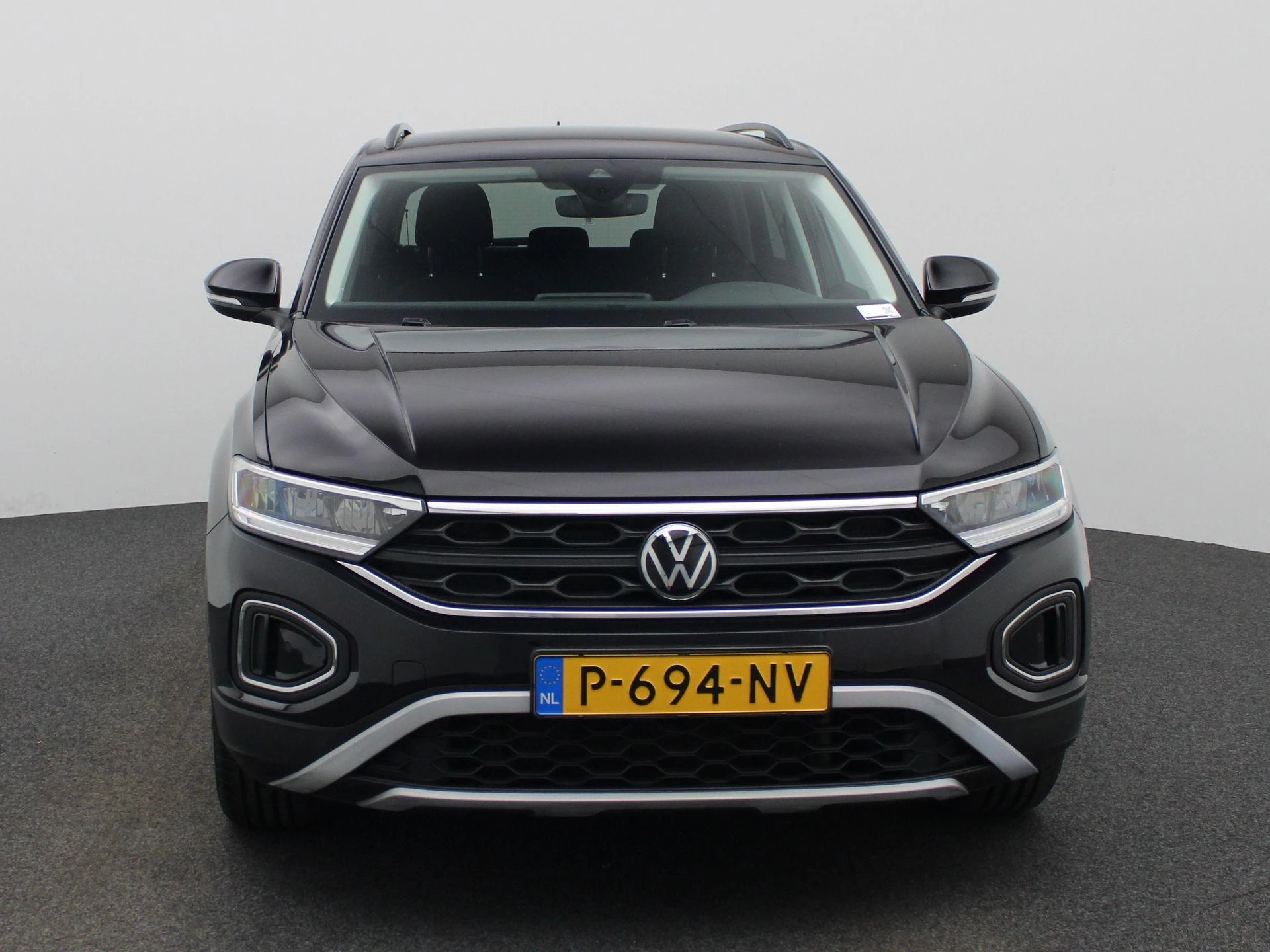 Volkswagen-T-Roc-image-2