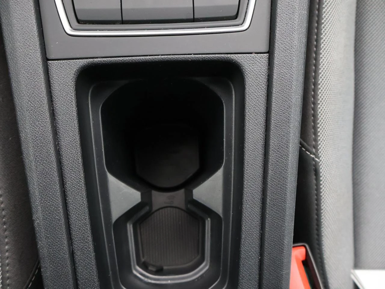SEAT Leon Leon 5D Move! 1.0eTSI 110PK *AUTOMAAT*VIRTUAL COCKPIT*CAMERA*PDC*CRUISE*NAVI*APP-CONNECT*...*