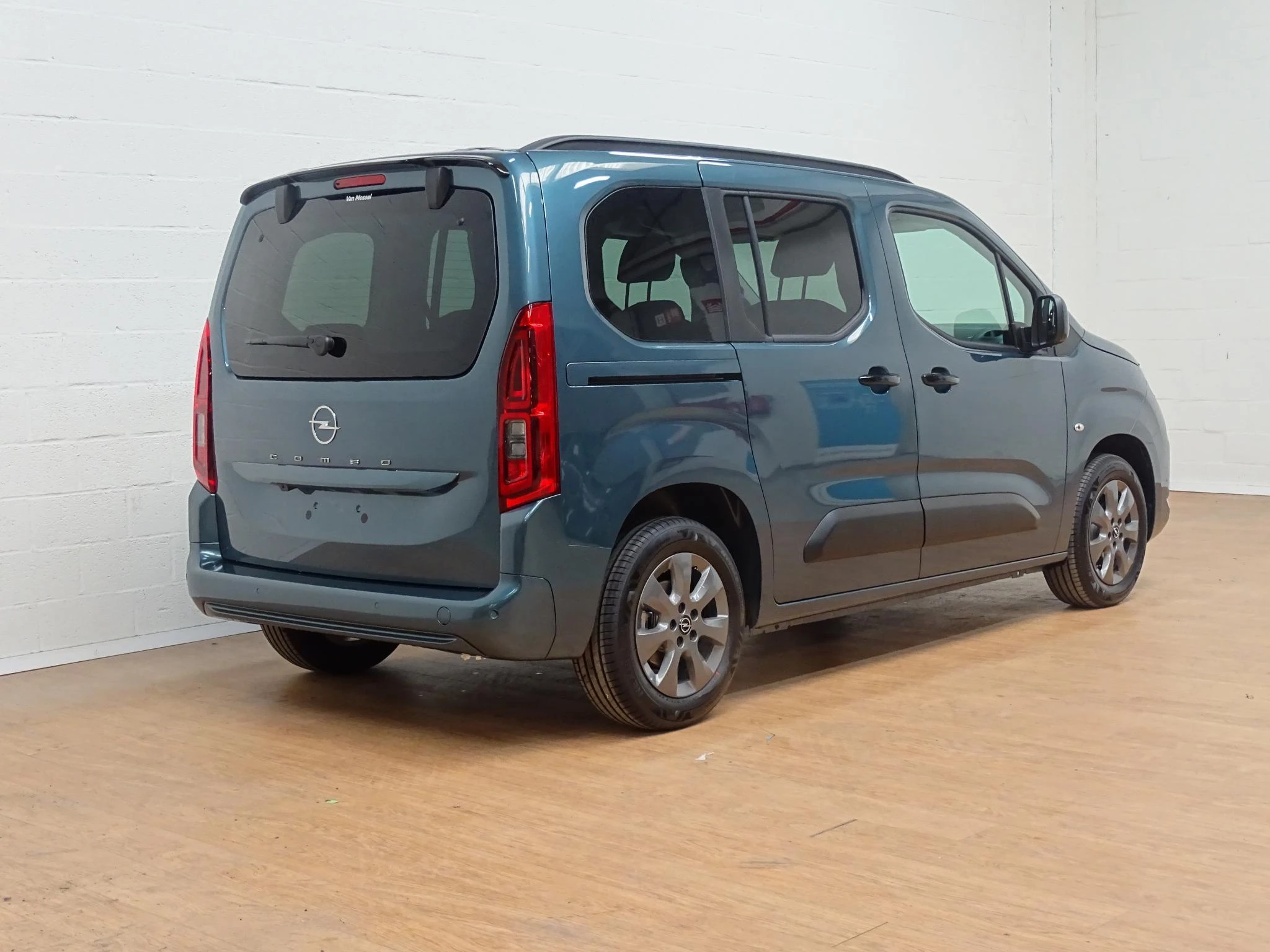 Opel Combo Life 1.2T Edition+gps+camera+park pilot achteraan
