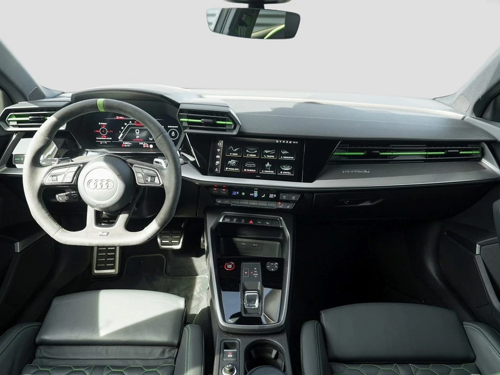 Audi RS3 Lim. TFSI qu. S tronic /MatrixLED/HuD/SAGA