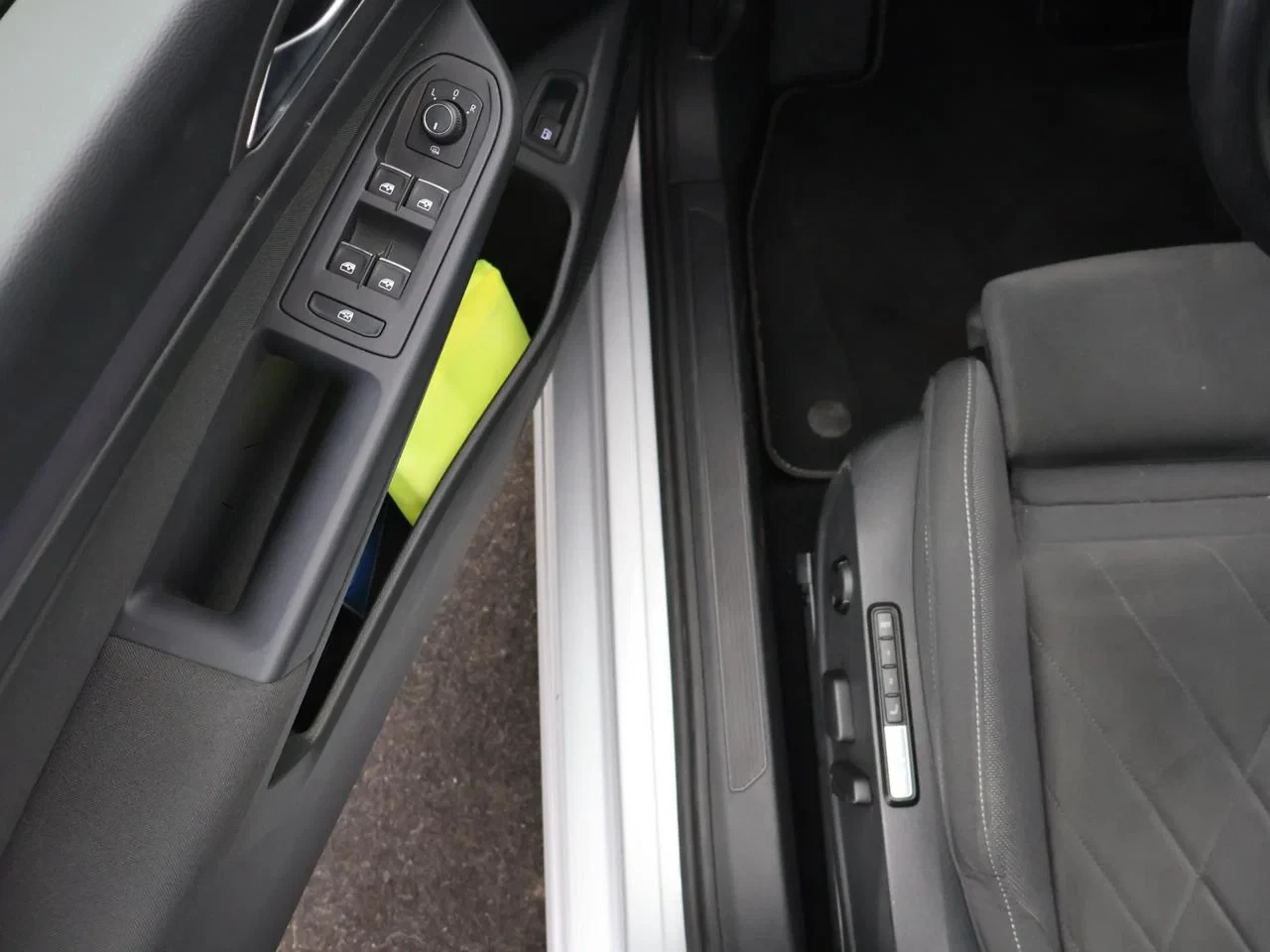 Volkswagen-Golf-image-5