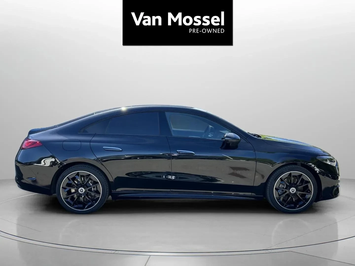 Mercedes-Benz-CLA-image-3