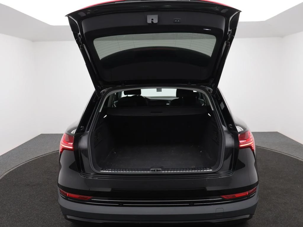 Audi e-tron Audi e-tron Attraction 55 QUATTRO 408PK *AUTOMAAT*CAMERA*LEDER*PDC*ACC*NAVI*VIRTUAL COCKPIT*...*