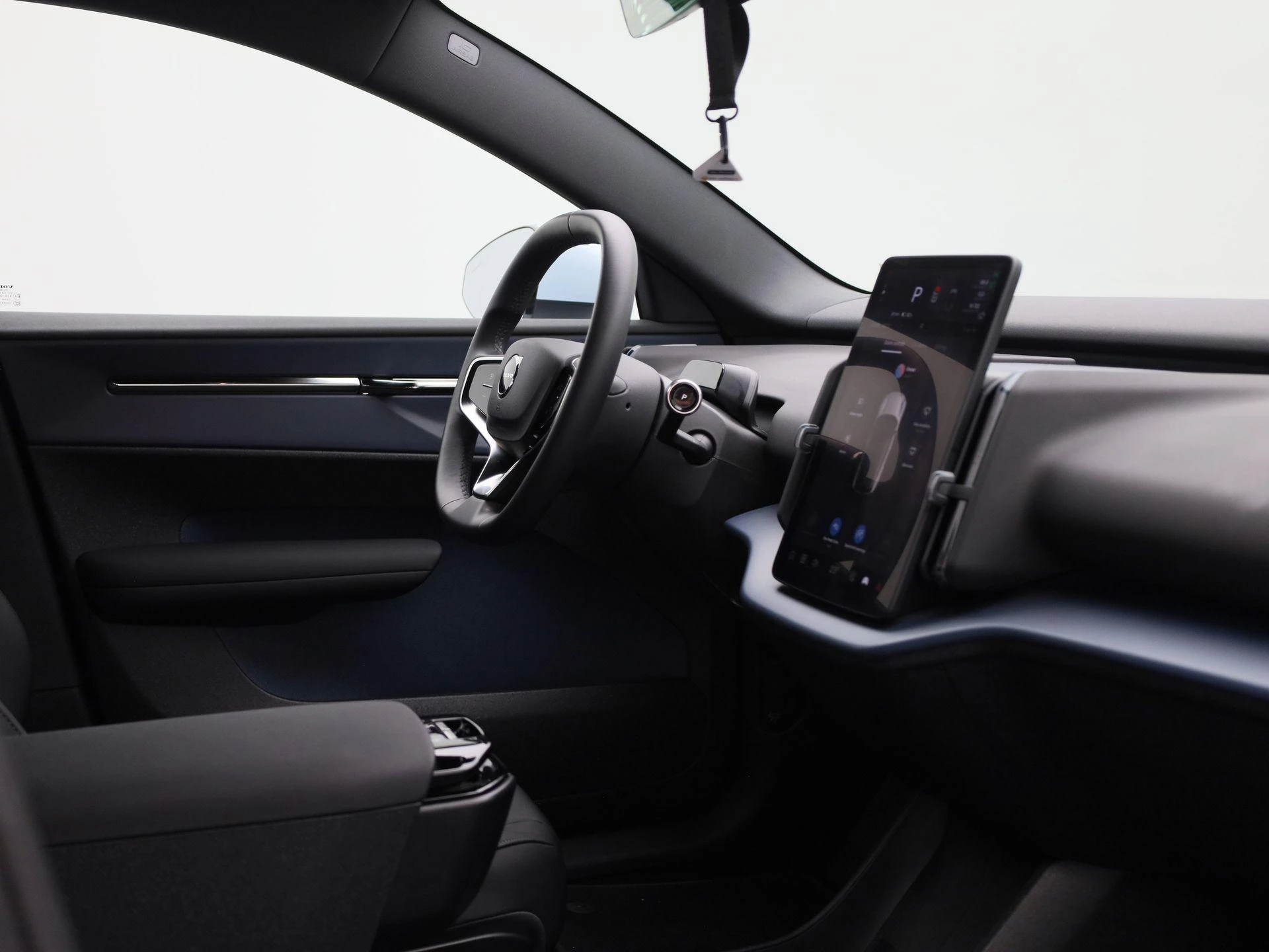 Volvo-EX30-image-27