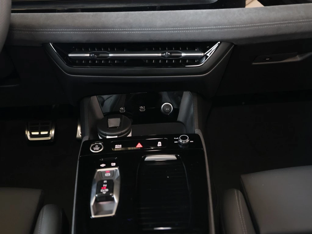 Audi Q6 e-tron SUV performance 225 kW