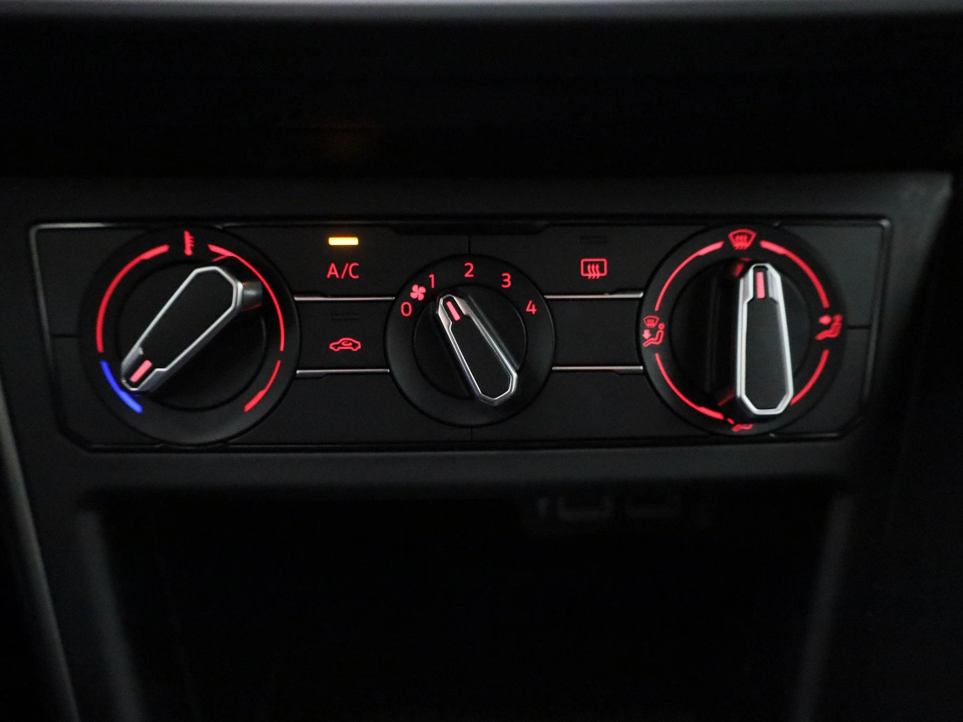 Volkswagen-Polo-image-20