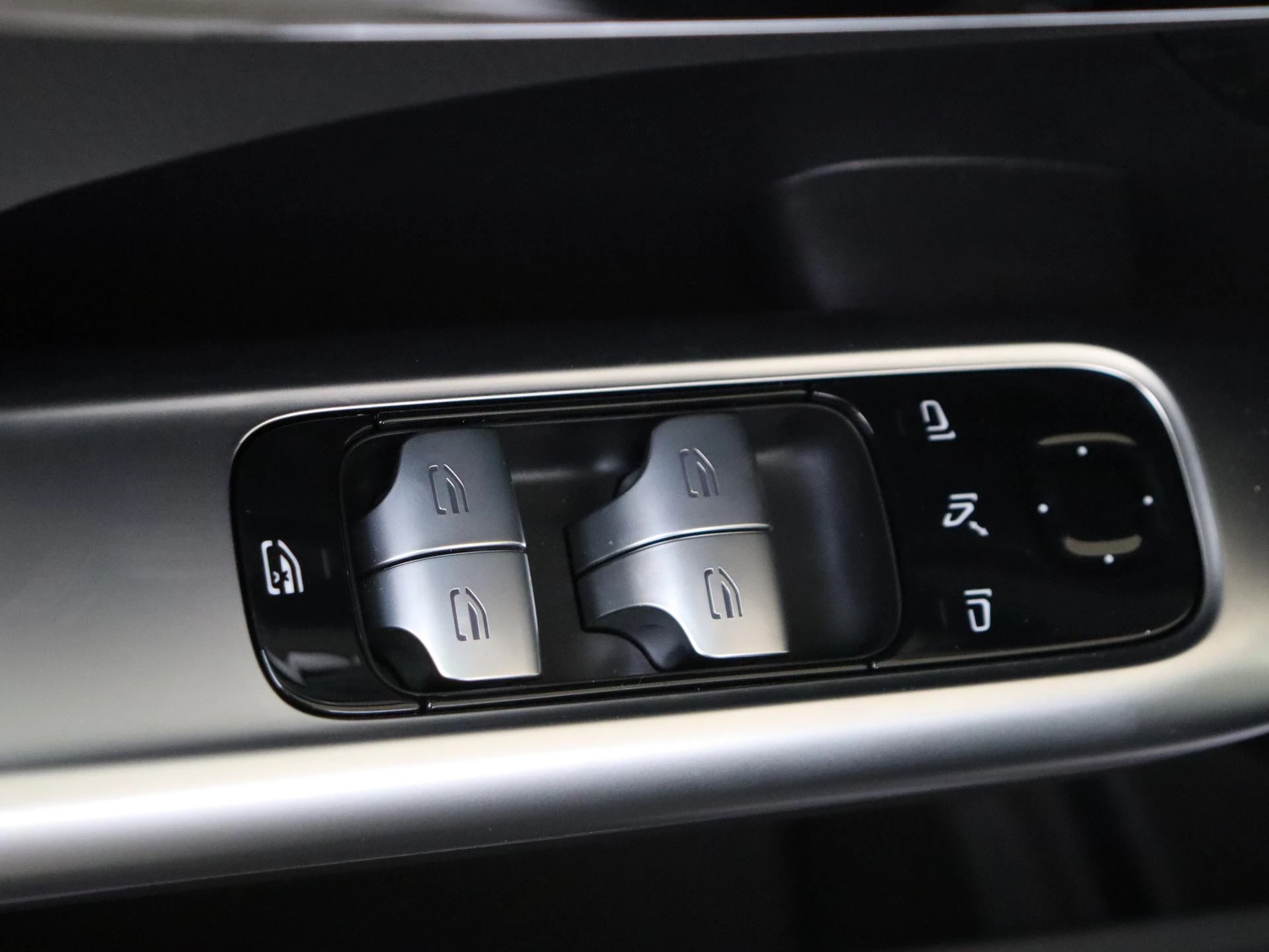 Mercedes-Benz-C-Klasse-image-29