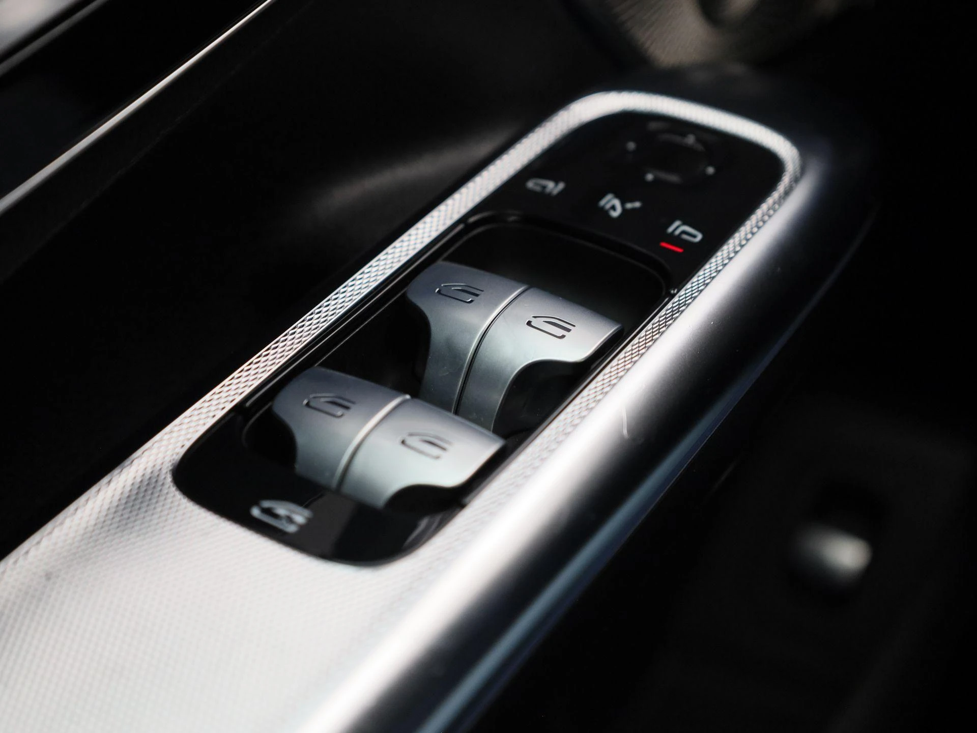 Mercedes-Benz-EQE-image-31