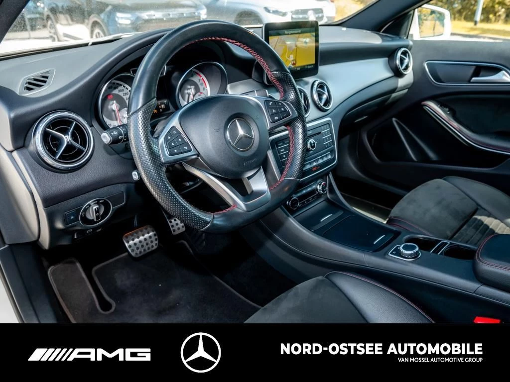 Mercedes-Benz GLA 180 AMG NAVI TEMPOMAT SHZ AMG Line