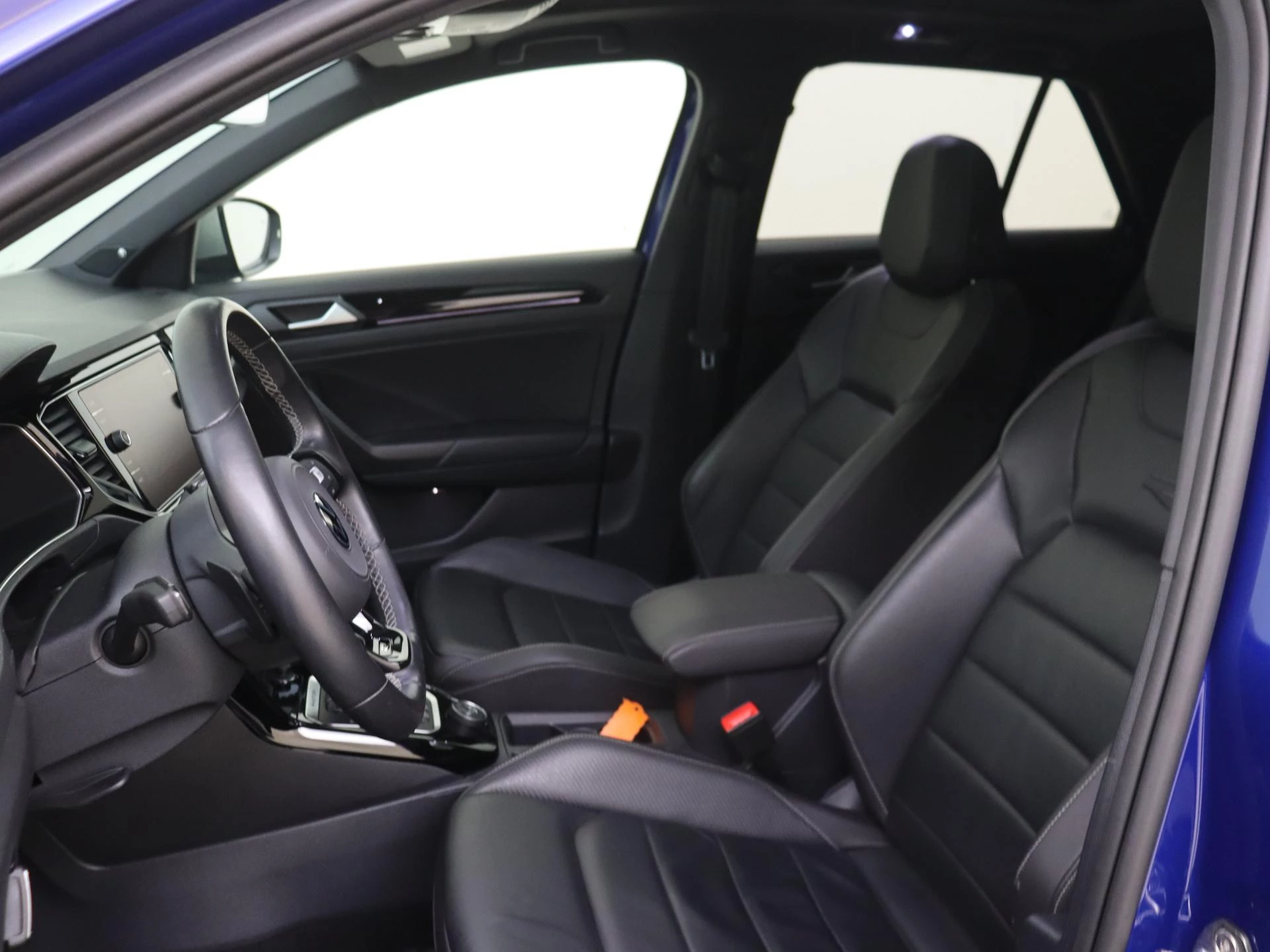 Volkswagen-T-Roc-image-10