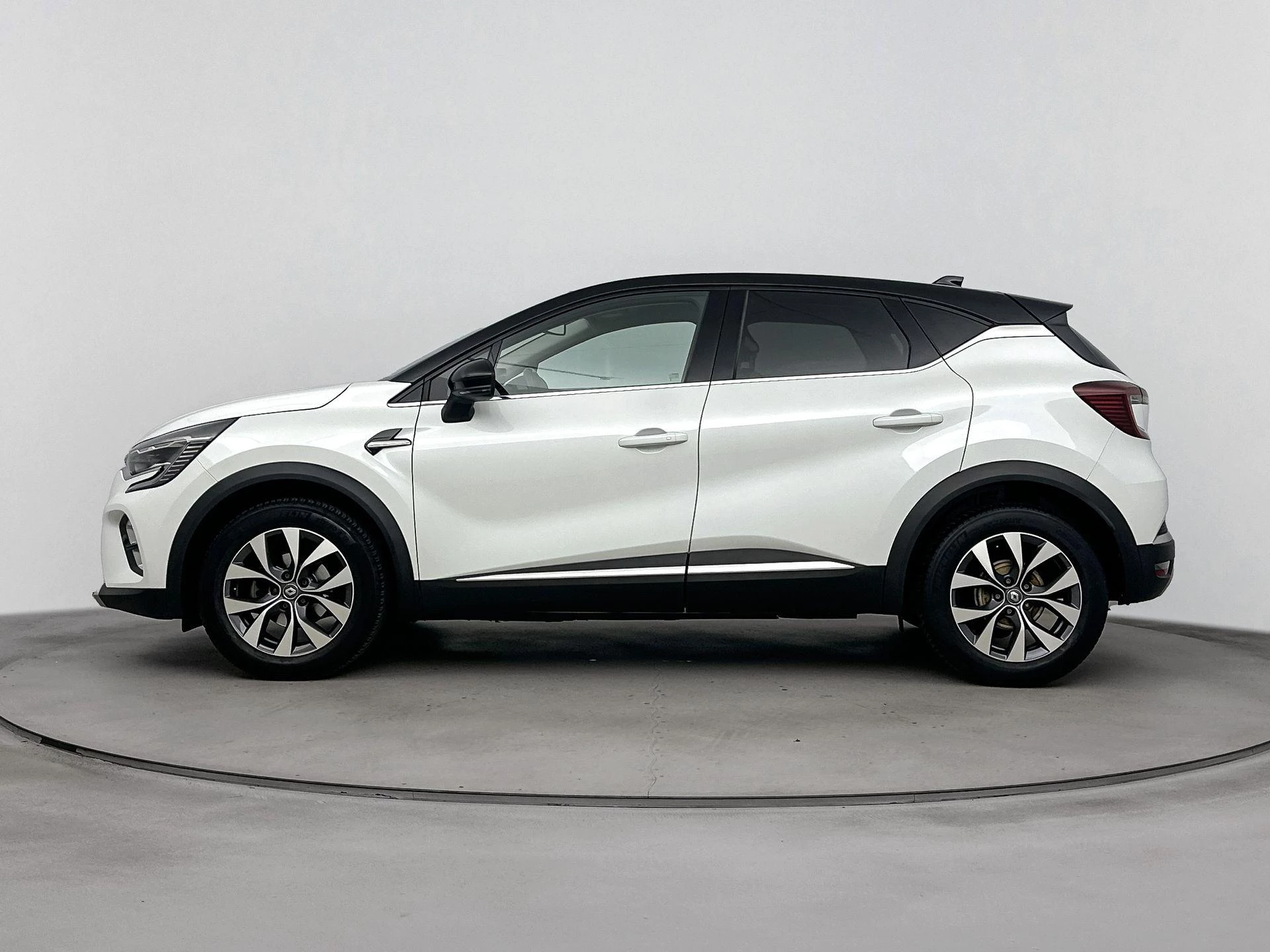 Renault-Captur-image-2