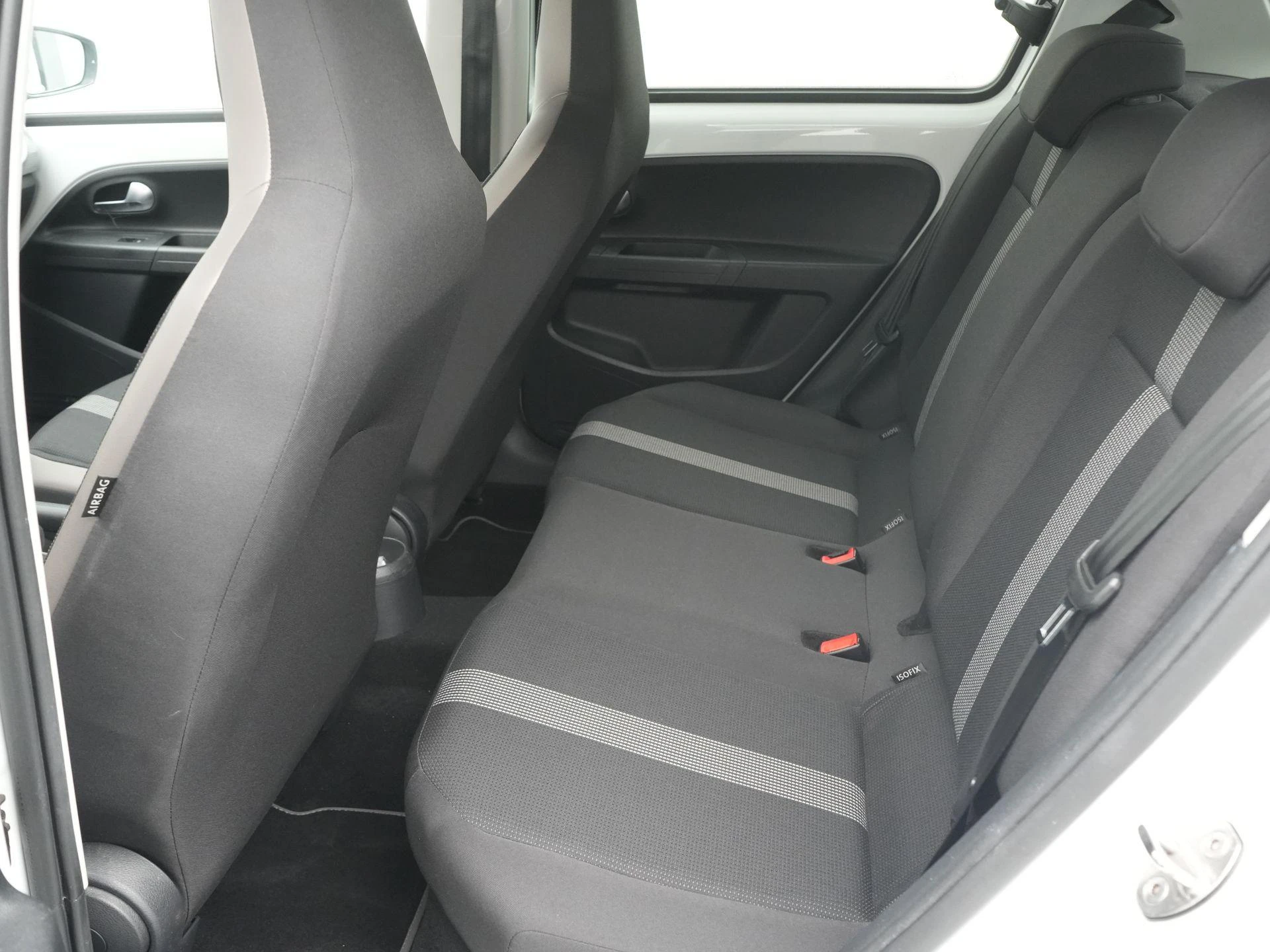 Volkswagen-e-up!-image-9