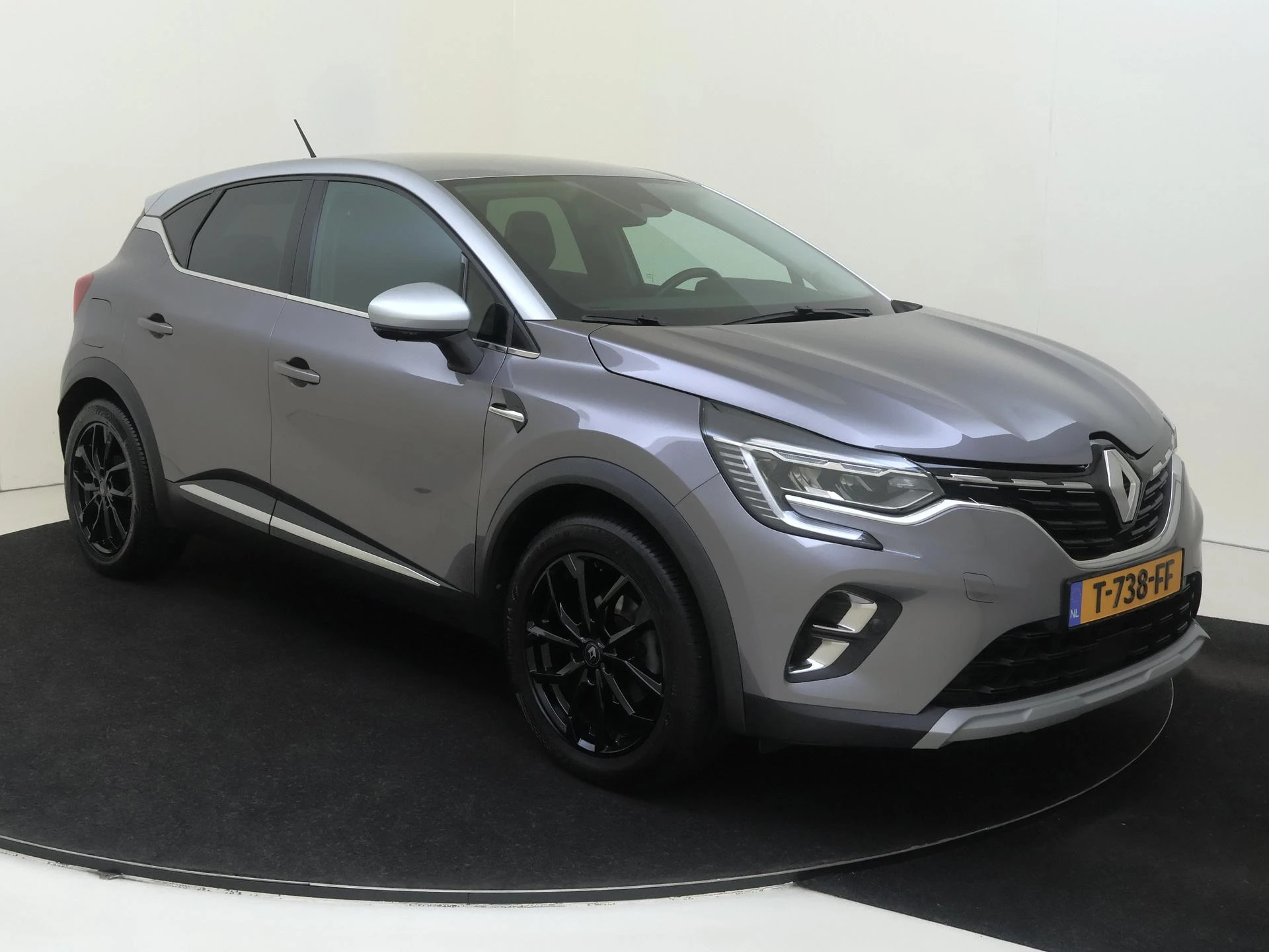 Renault-Captur-image-1