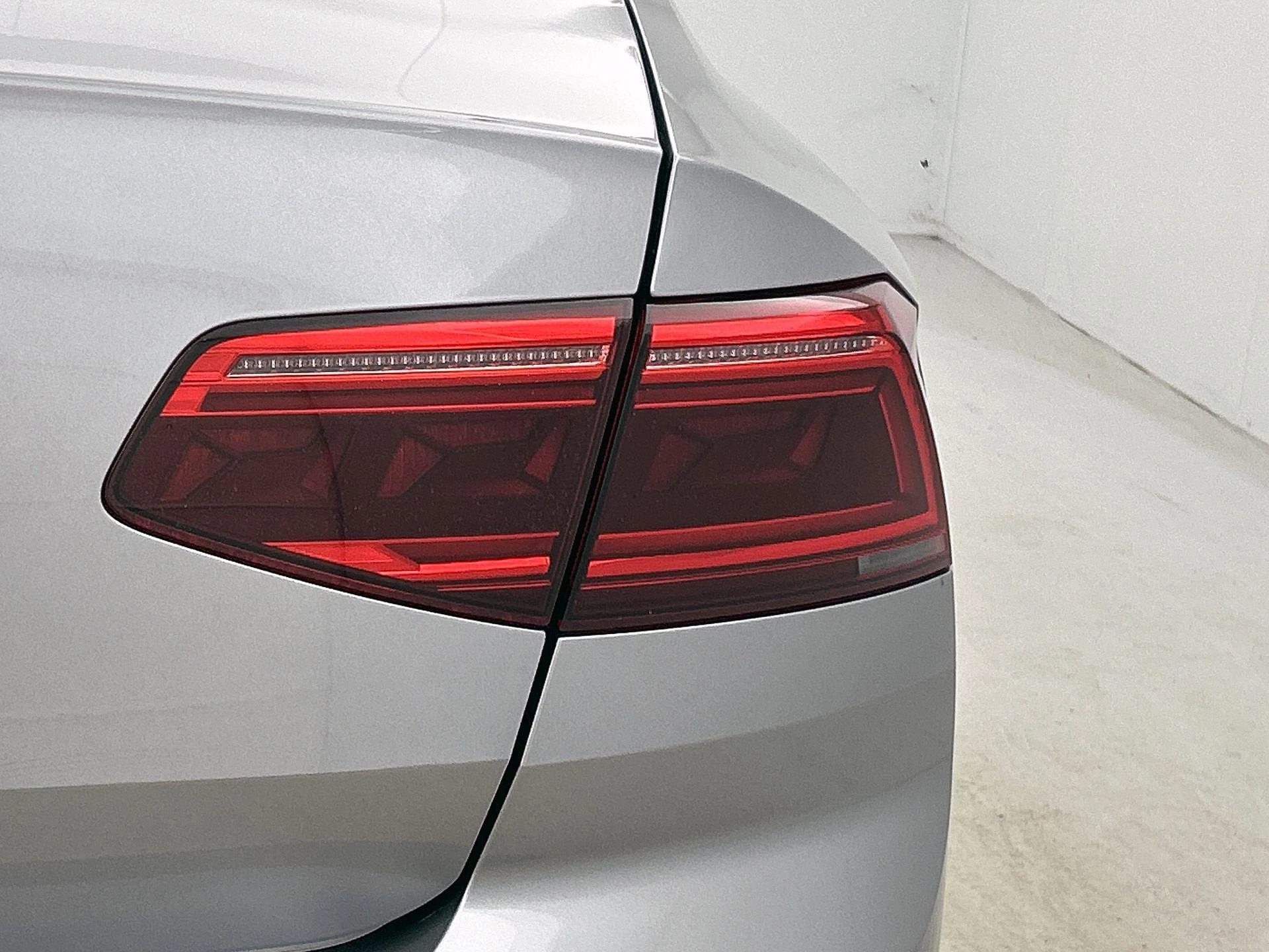 Volkswagen-Passat-image-9