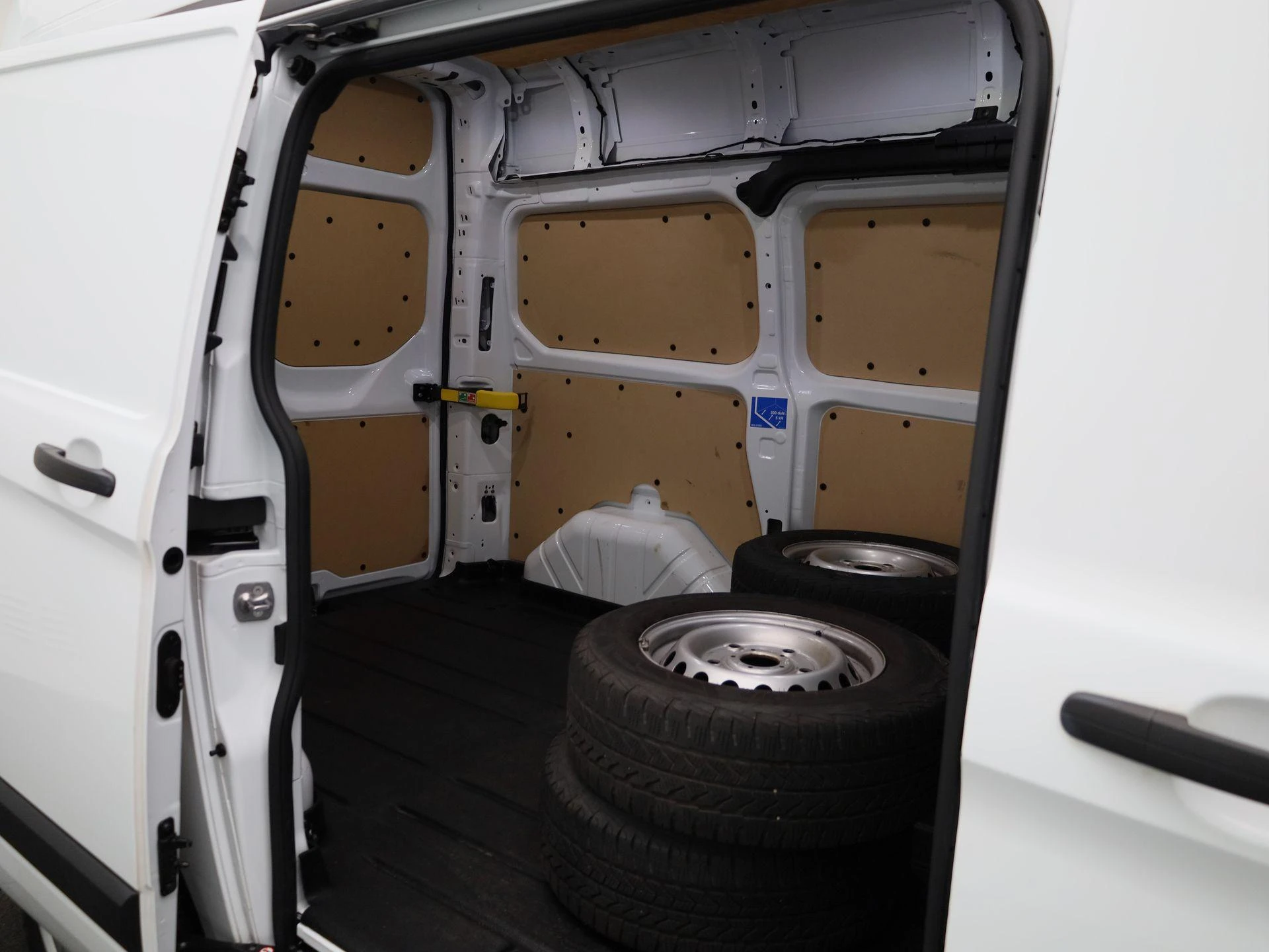 Ford-Transit Custom-image-31