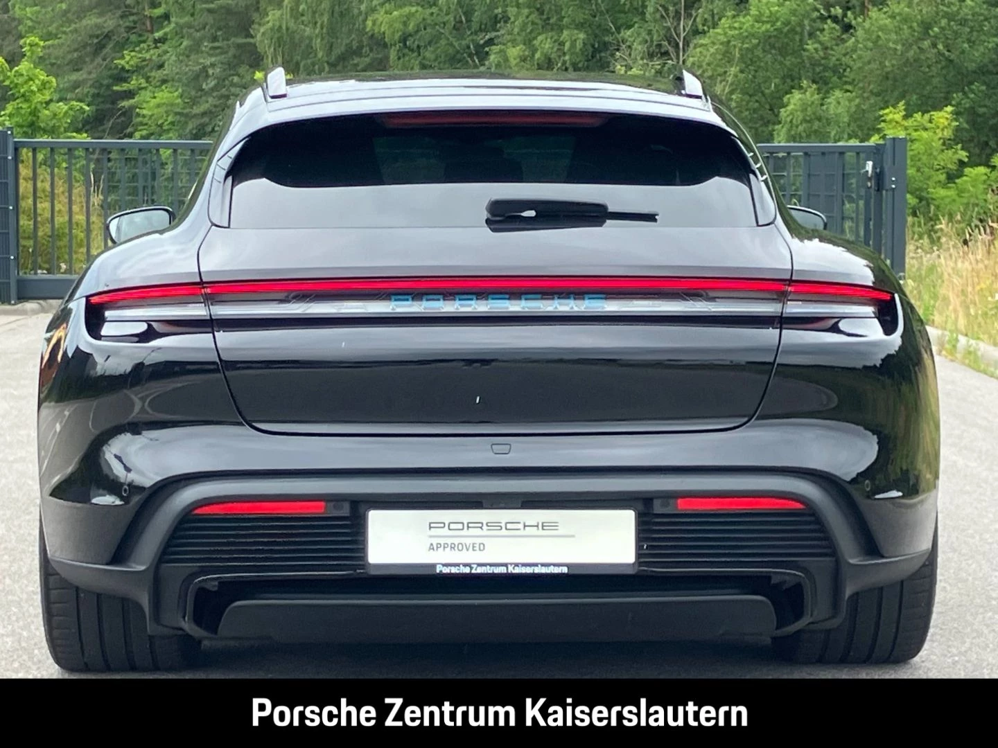 Porsche Taycan 4S Sport Turismo Burmester Surround-View -