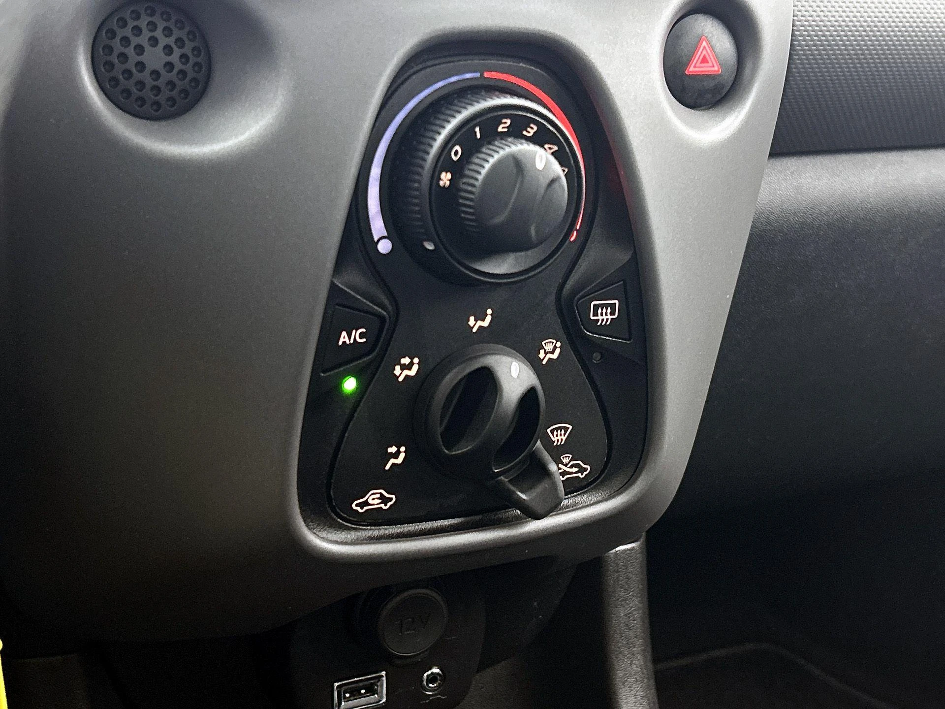 Peugeot-108-image-18