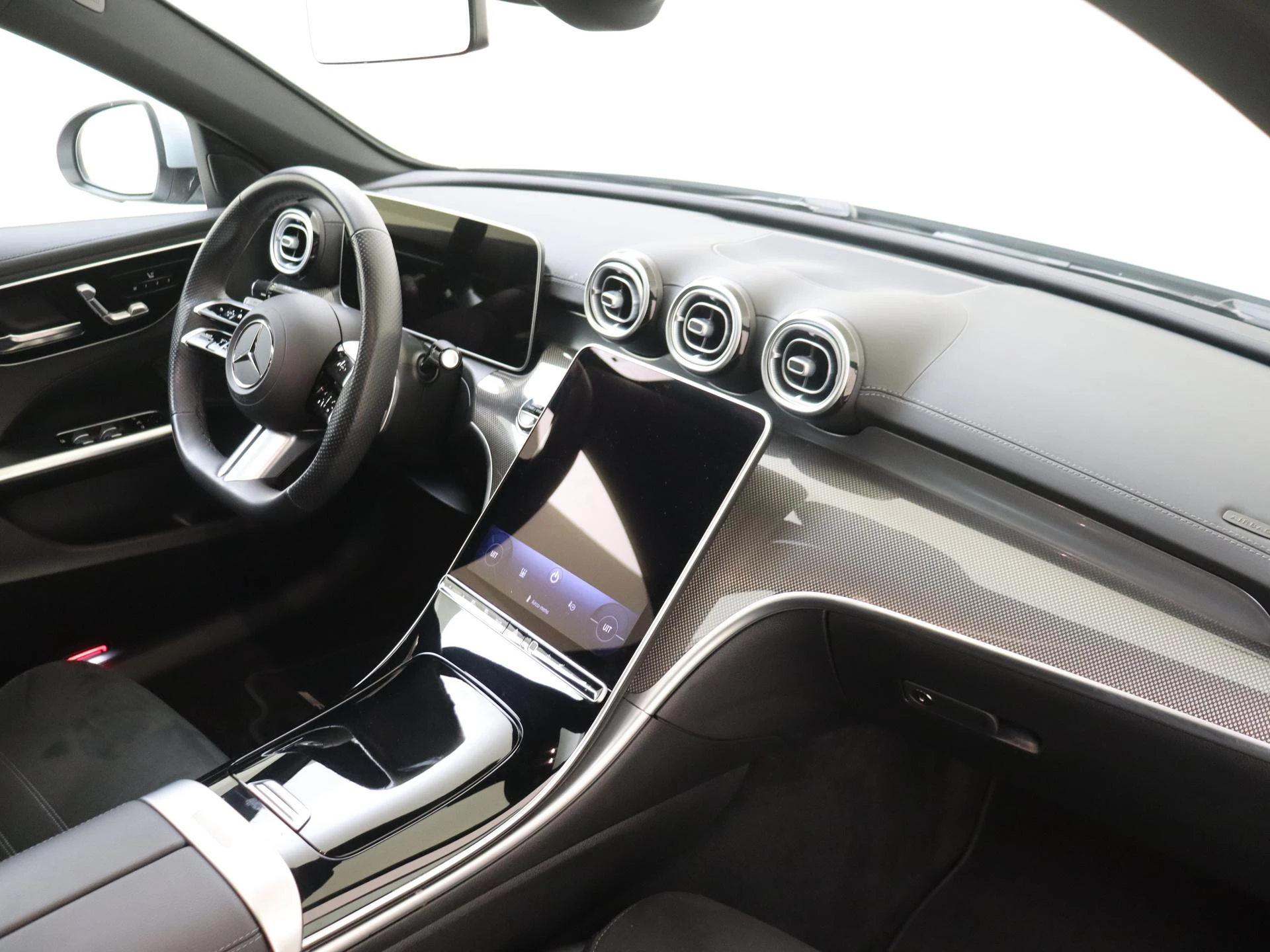 Mercedes-Benz-C-Klasse-image-4