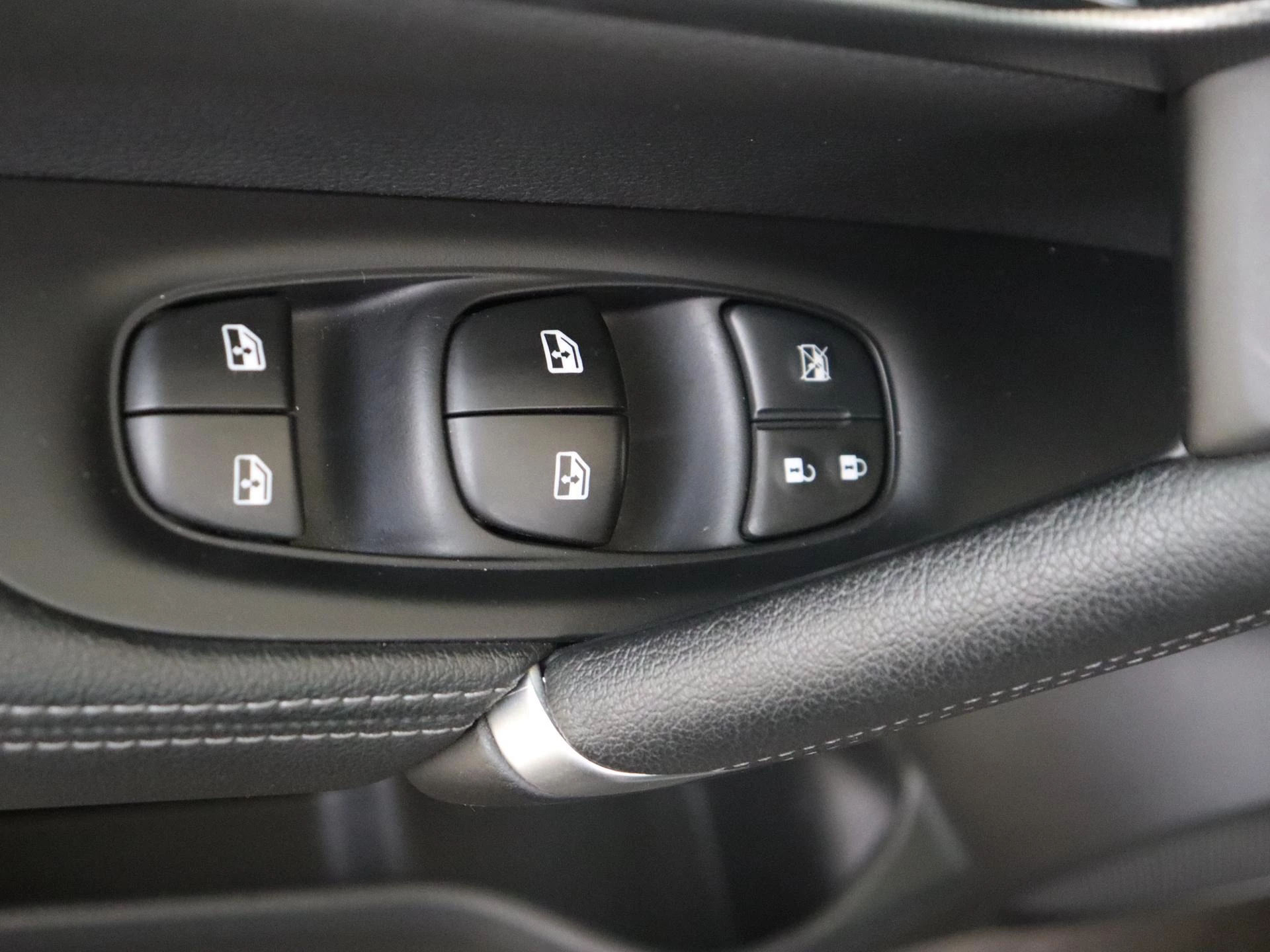 Nissan-QASHQAI-image-23