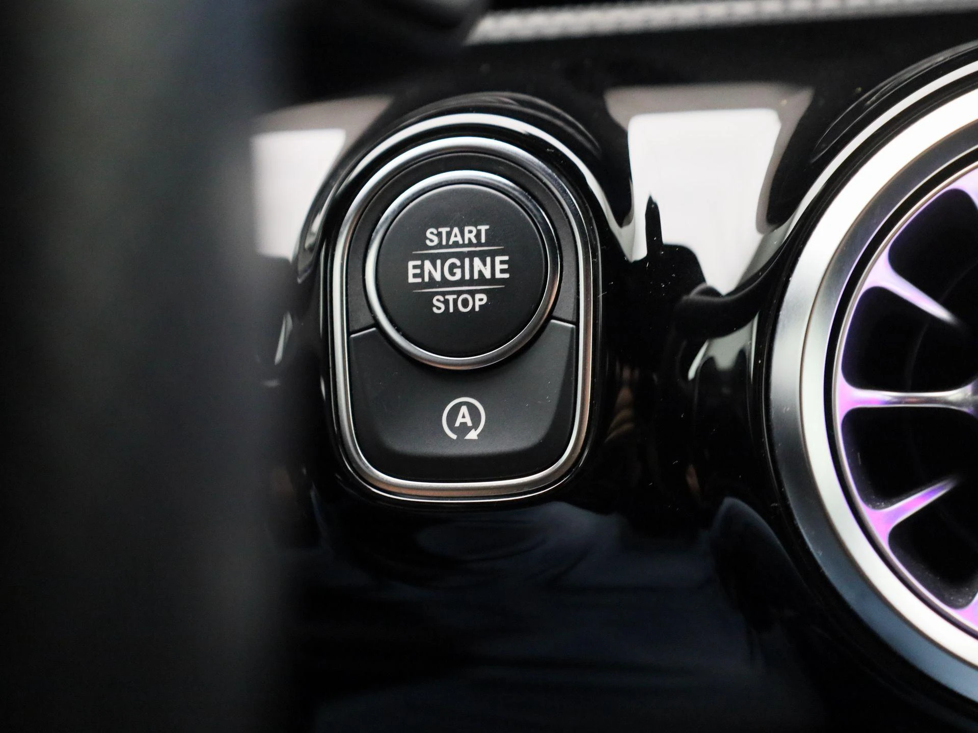Mercedes-Benz-A-Klasse-image-20