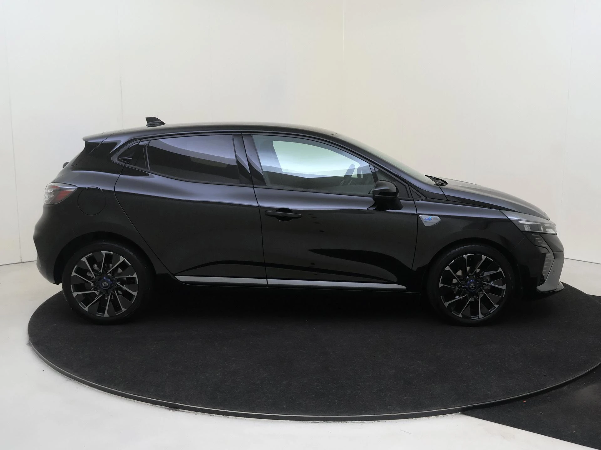 Renault-Clio-image-8