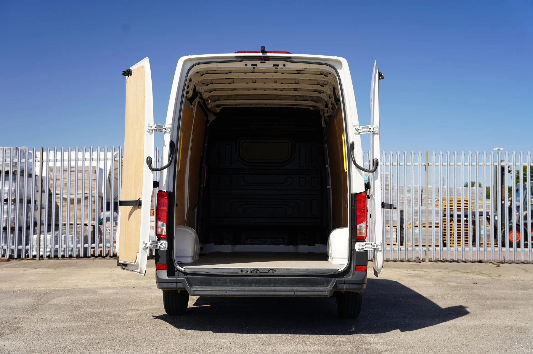 Volkswagen-Crafter-image-28