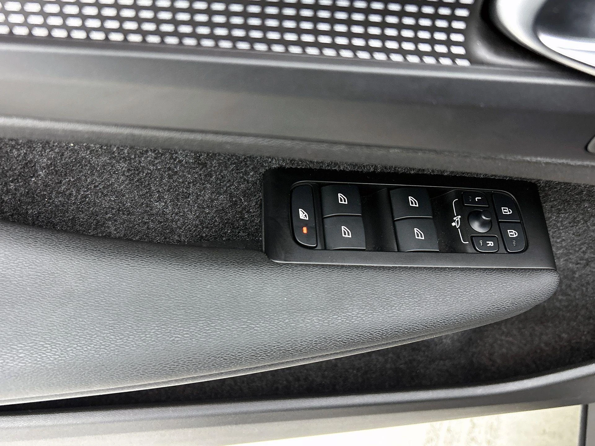Volvo-XC40-image-30