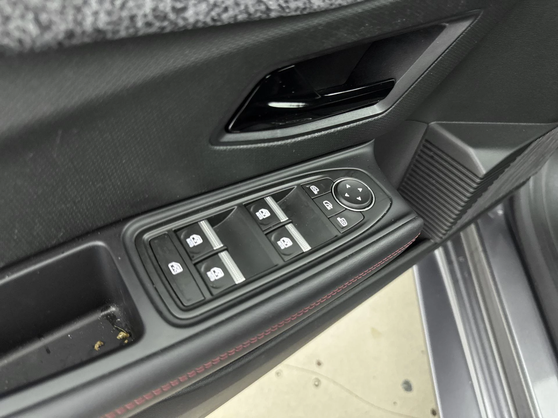 Renault-Clio-image-19