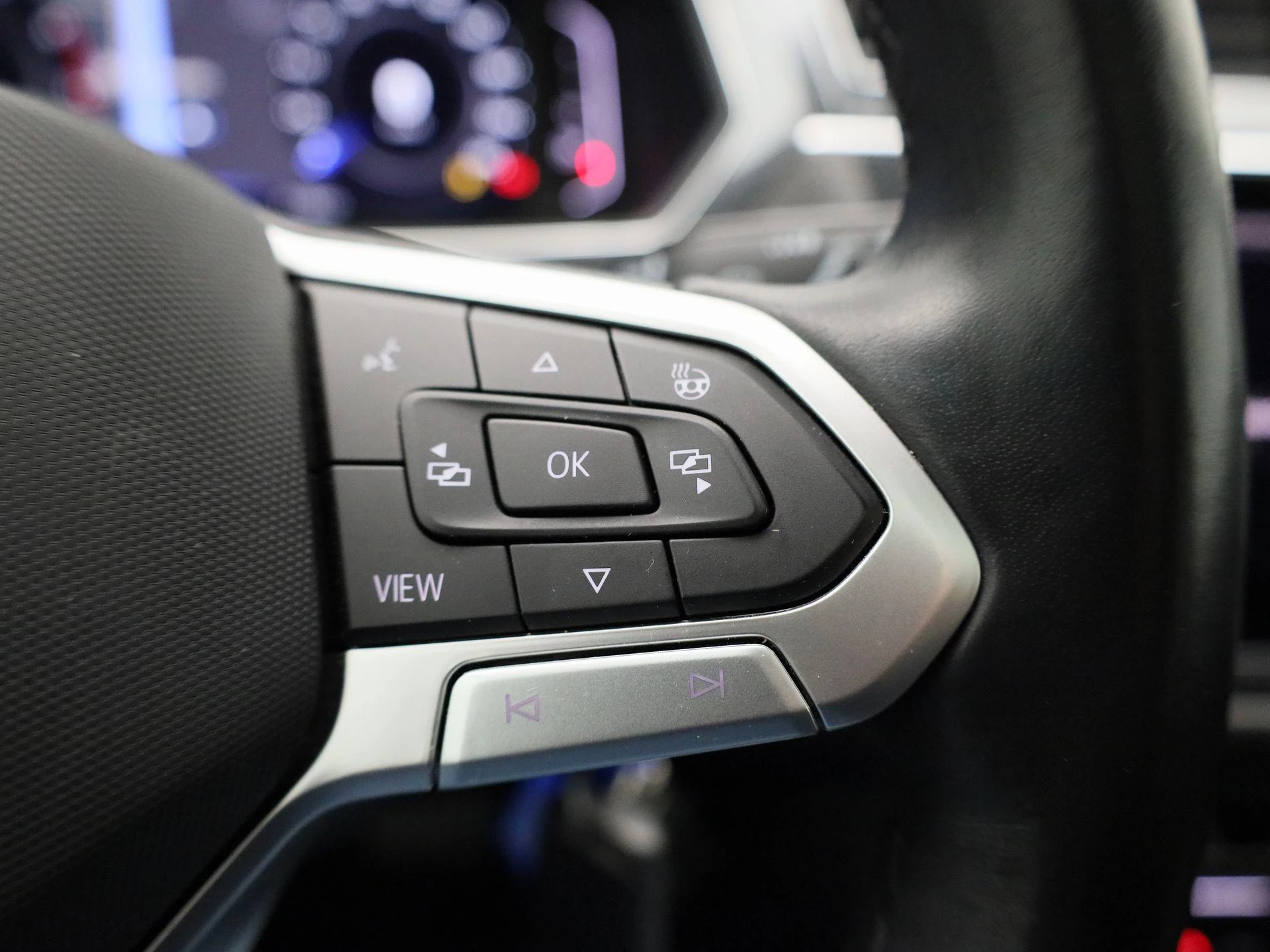 Volkswagen-Tiguan Allspace-image-17