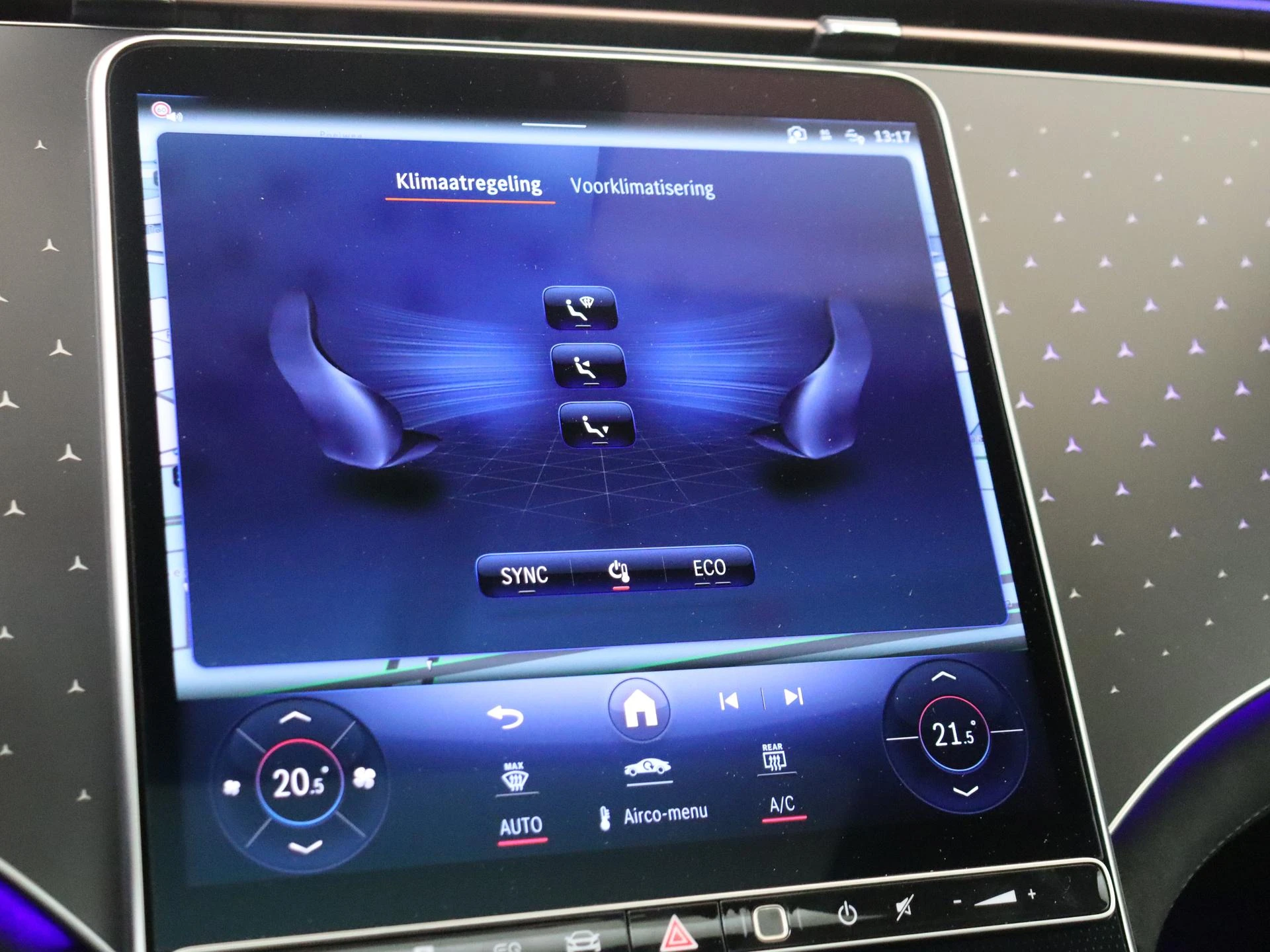 Mercedes-Benz-EQE-image-17