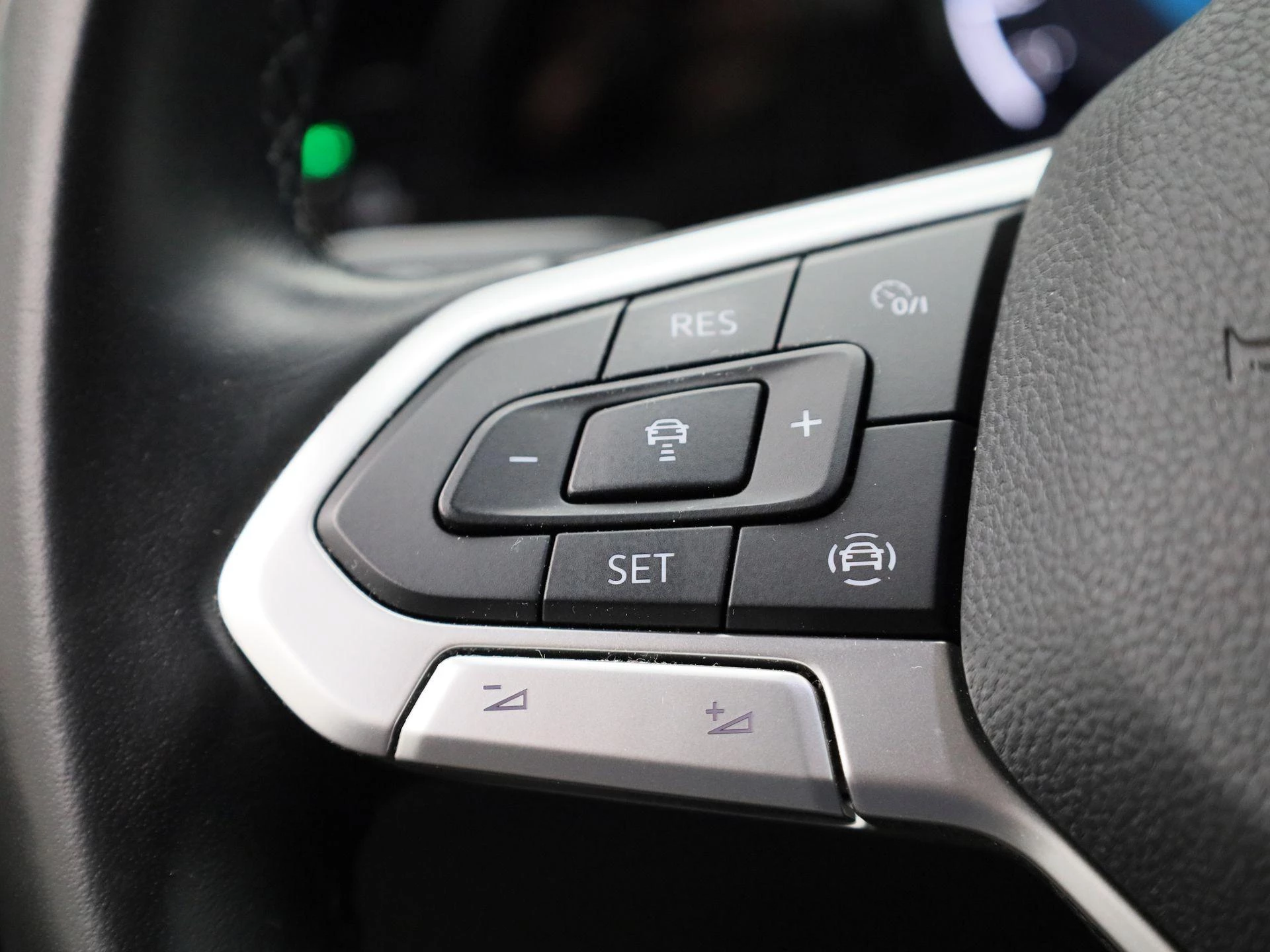 Volkswagen-Golf-image-17