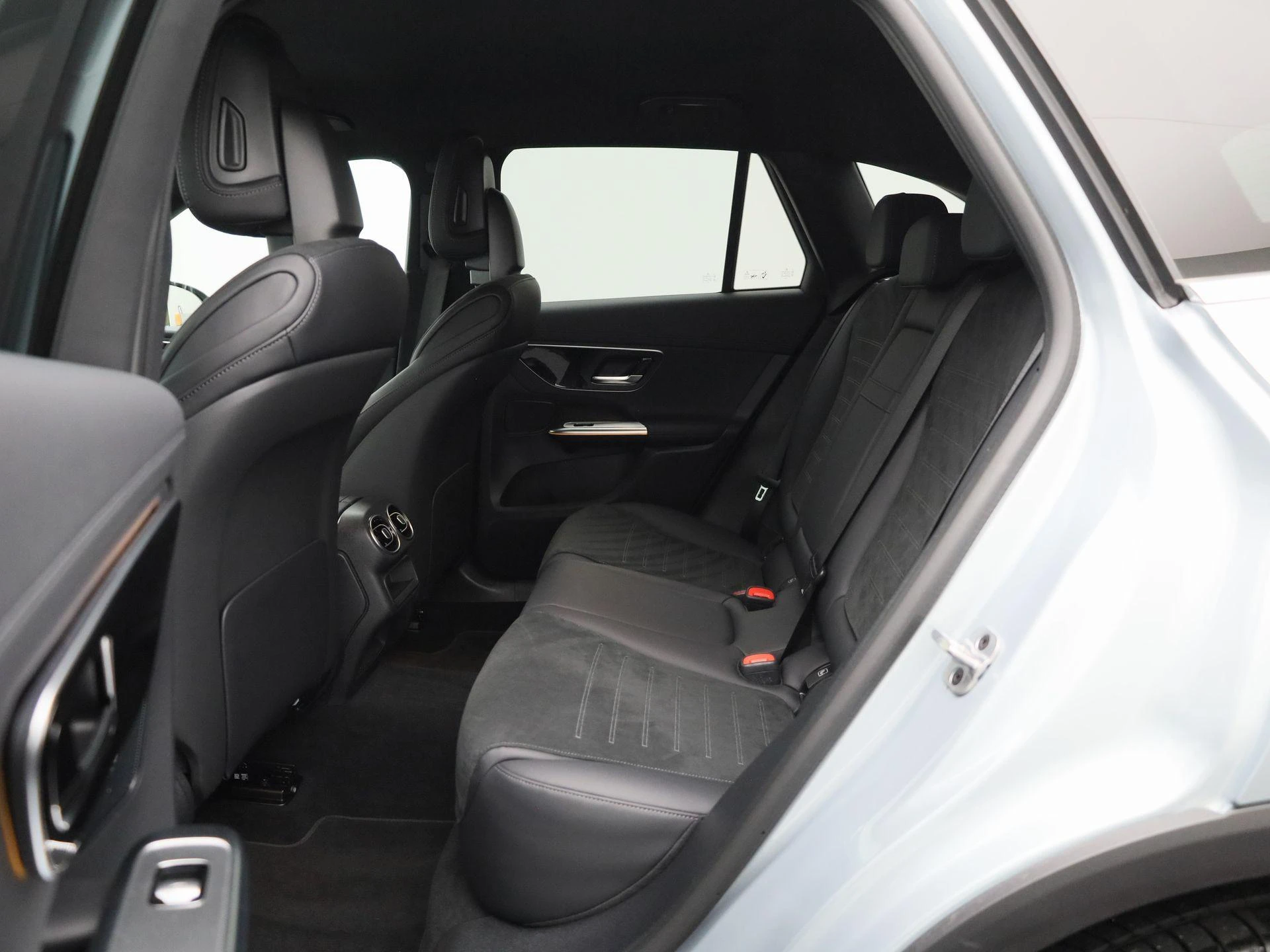 Mercedes-Benz-GLC-image-10