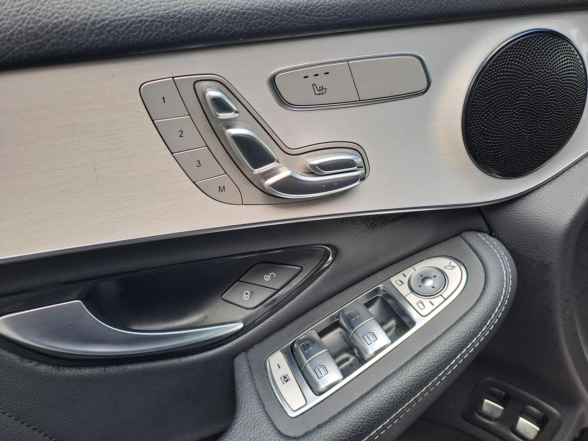 Mercedes-Benz GLC 300e 4MATIC AMG Line
