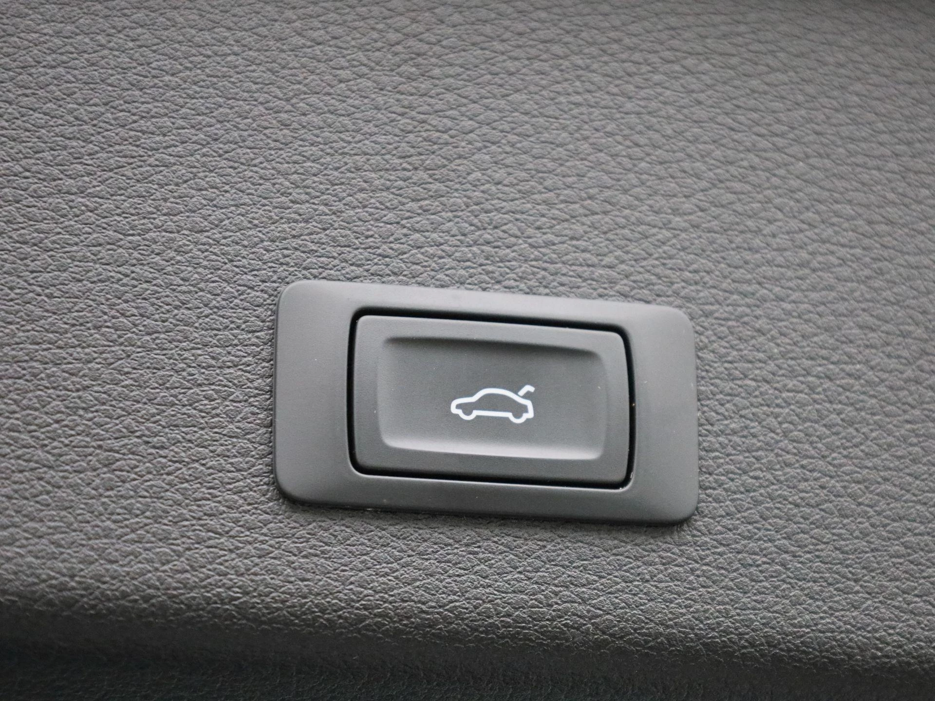 Audi-e-tron-image-14
