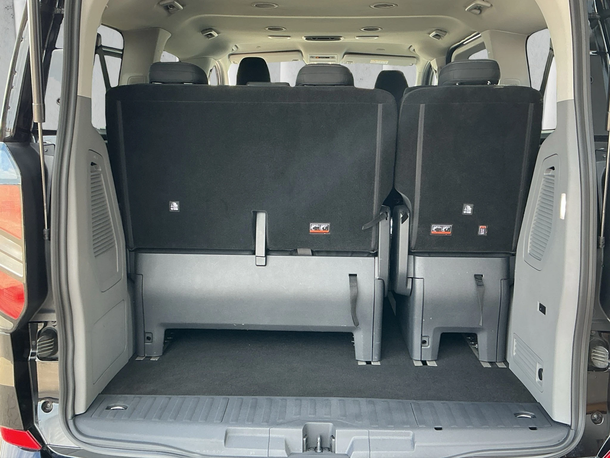 Ford-Tourneo Custom-image-16