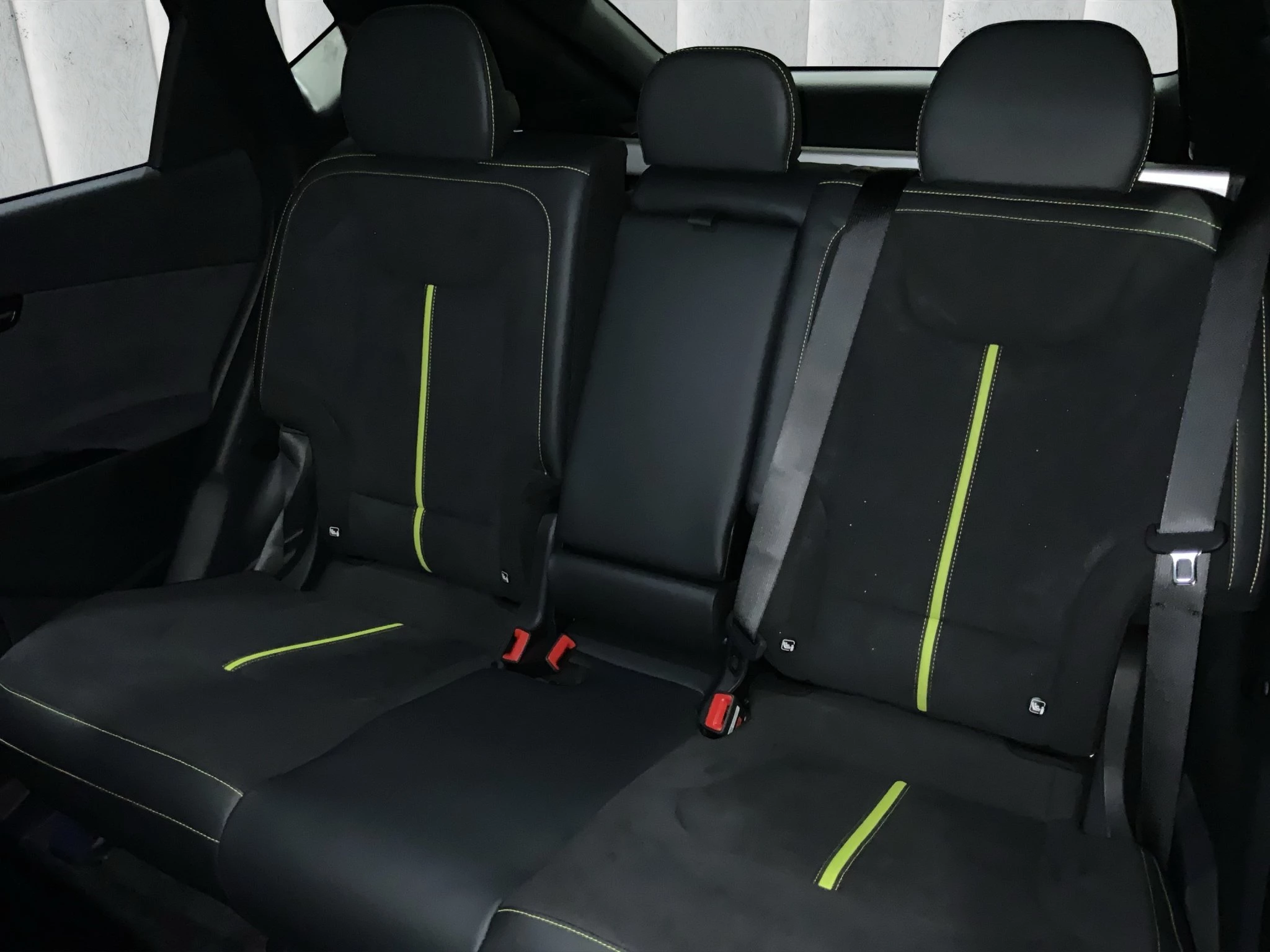 Kia EV6 GT 84 kWh 478 kW Allradantrieb Sports Utility Vehicle. 5-türig
