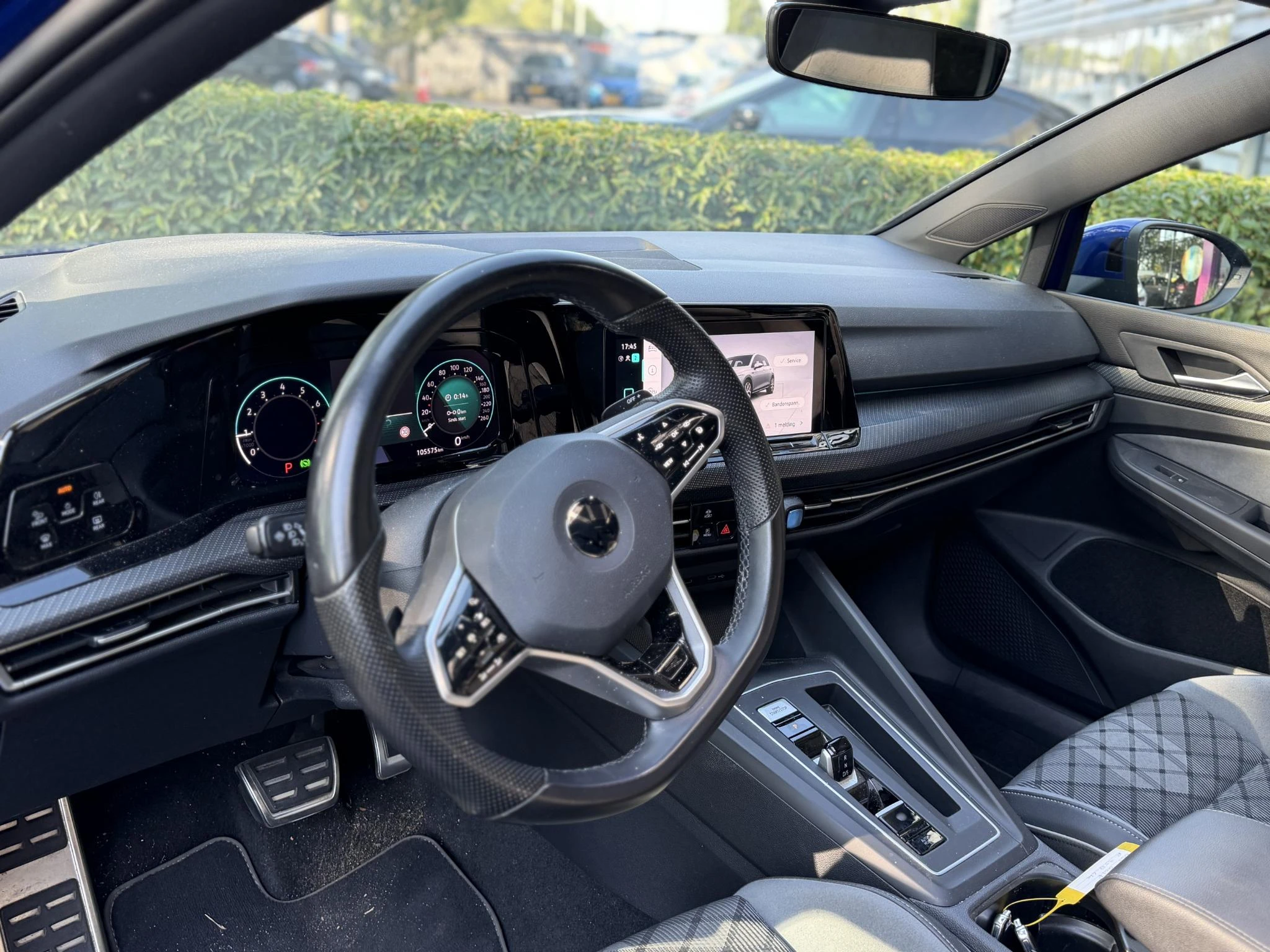 Volkswagen-Golf-image-2