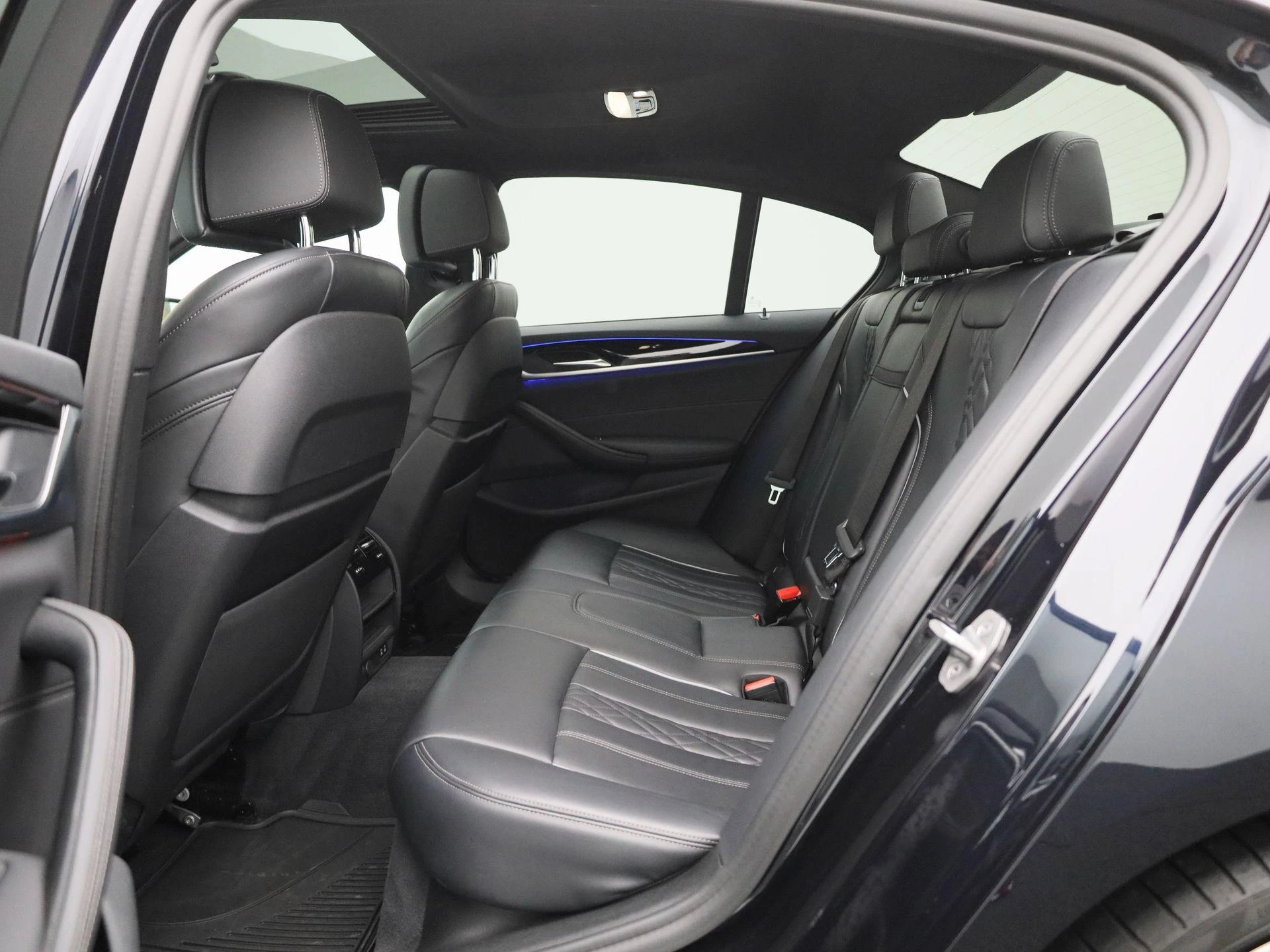 BMW-5 Serie-image-12