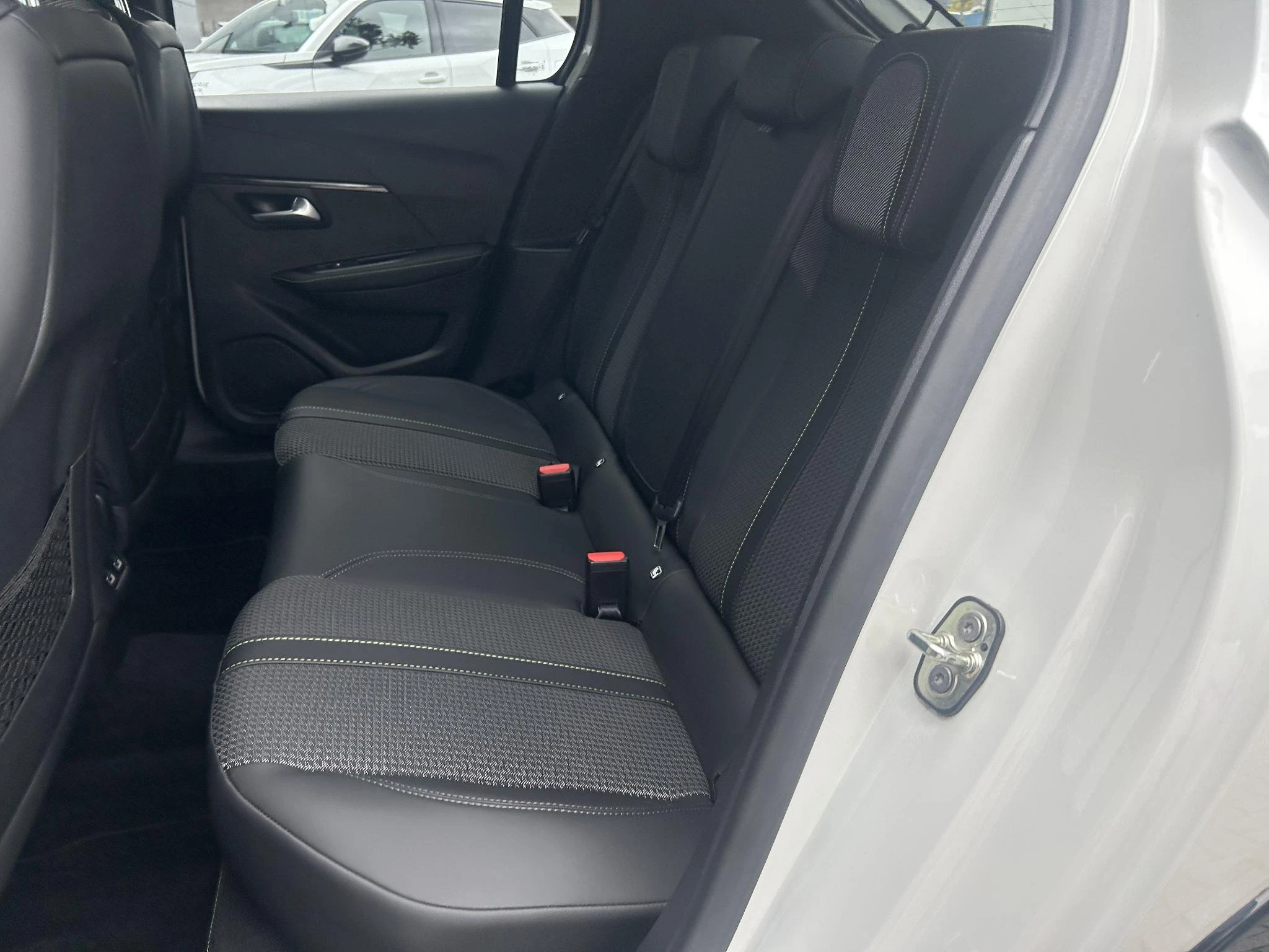 Peugeot-208-image-20