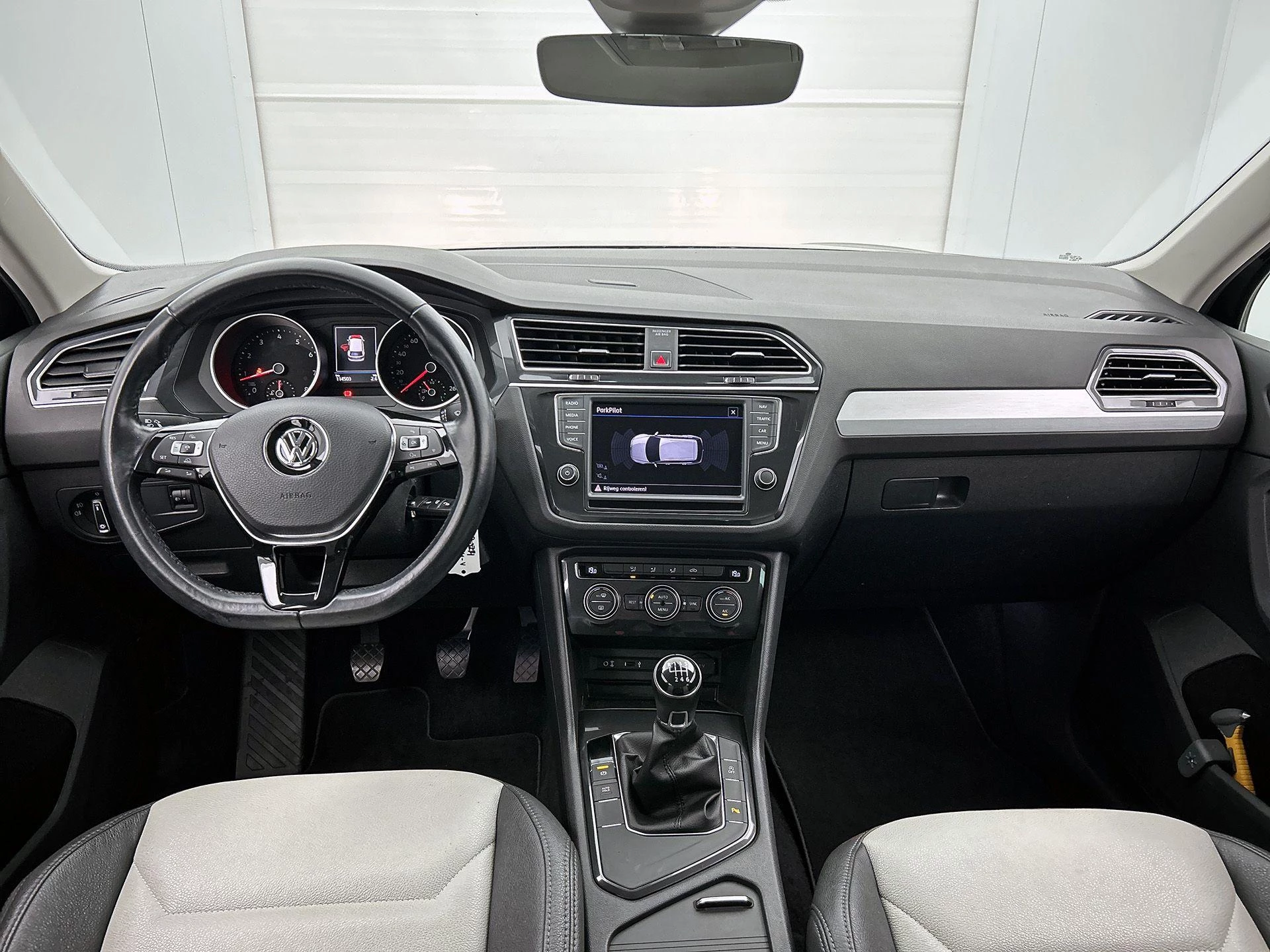 Volkswagen-Tiguan-image-18