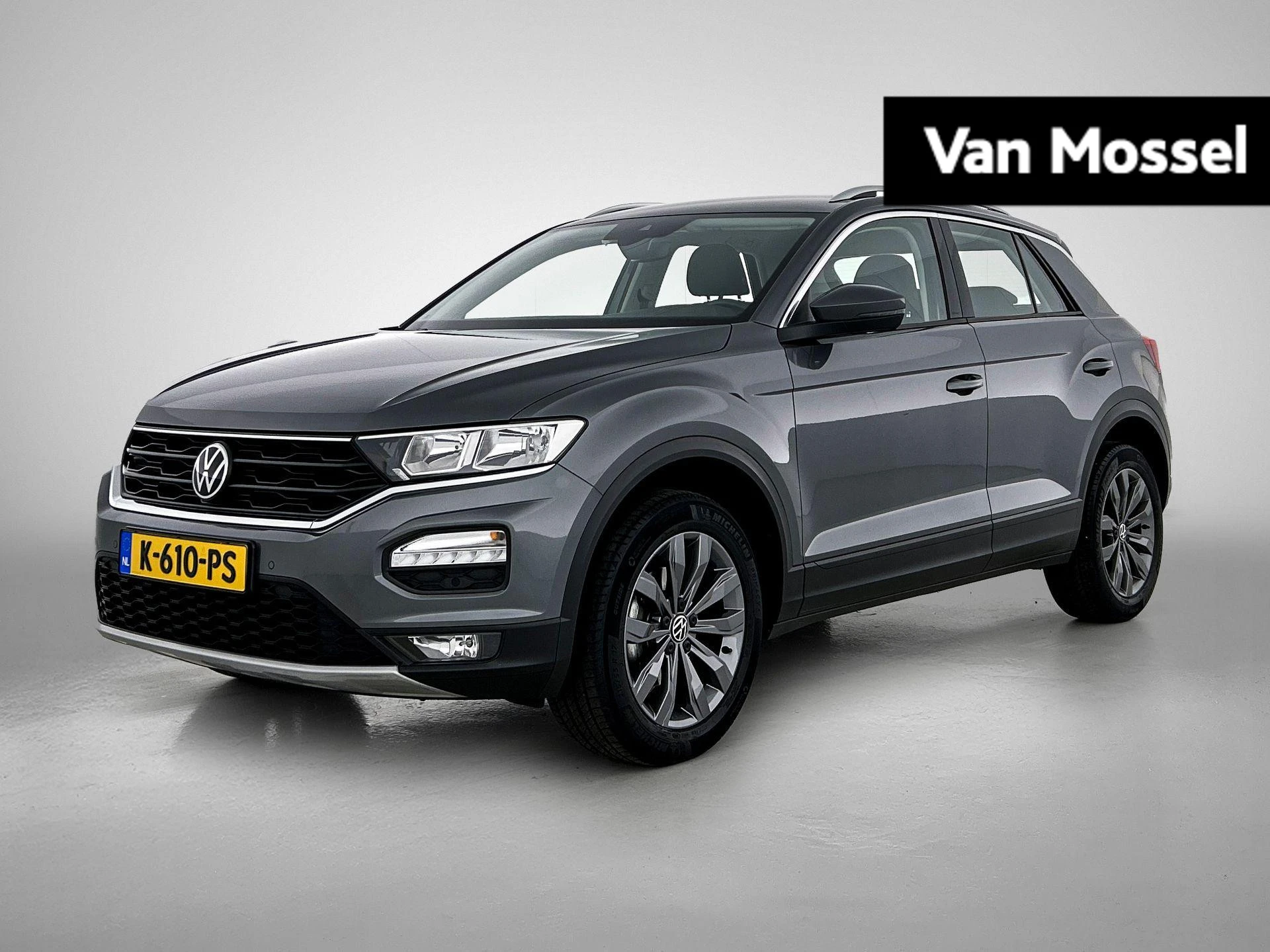 Volkswagen-T-Roc-image-0