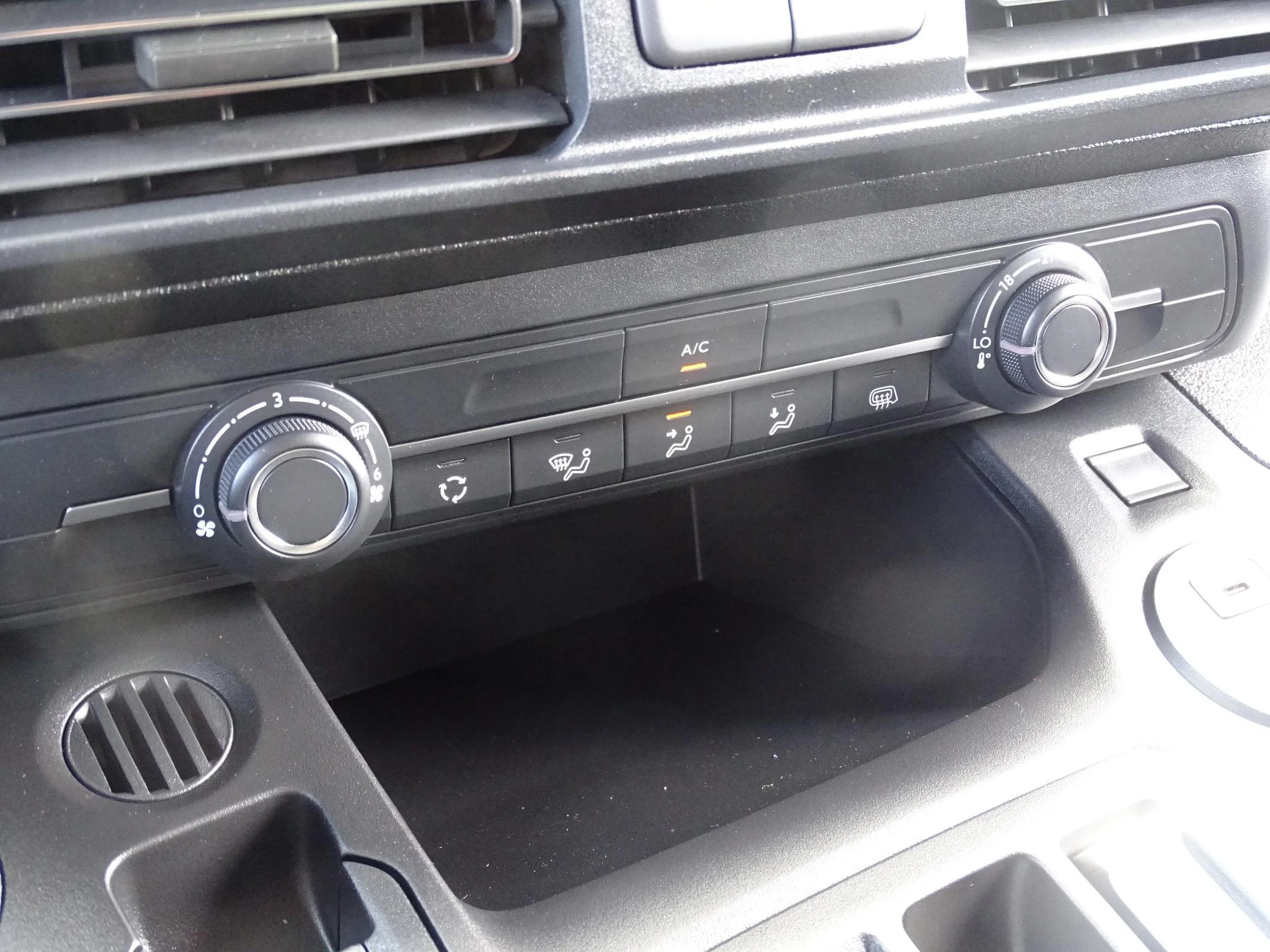 Peugeot-Partner-image-17