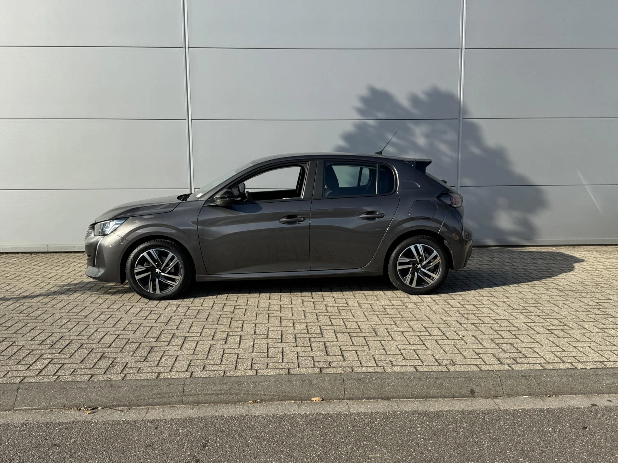 Peugeot-208-image-2