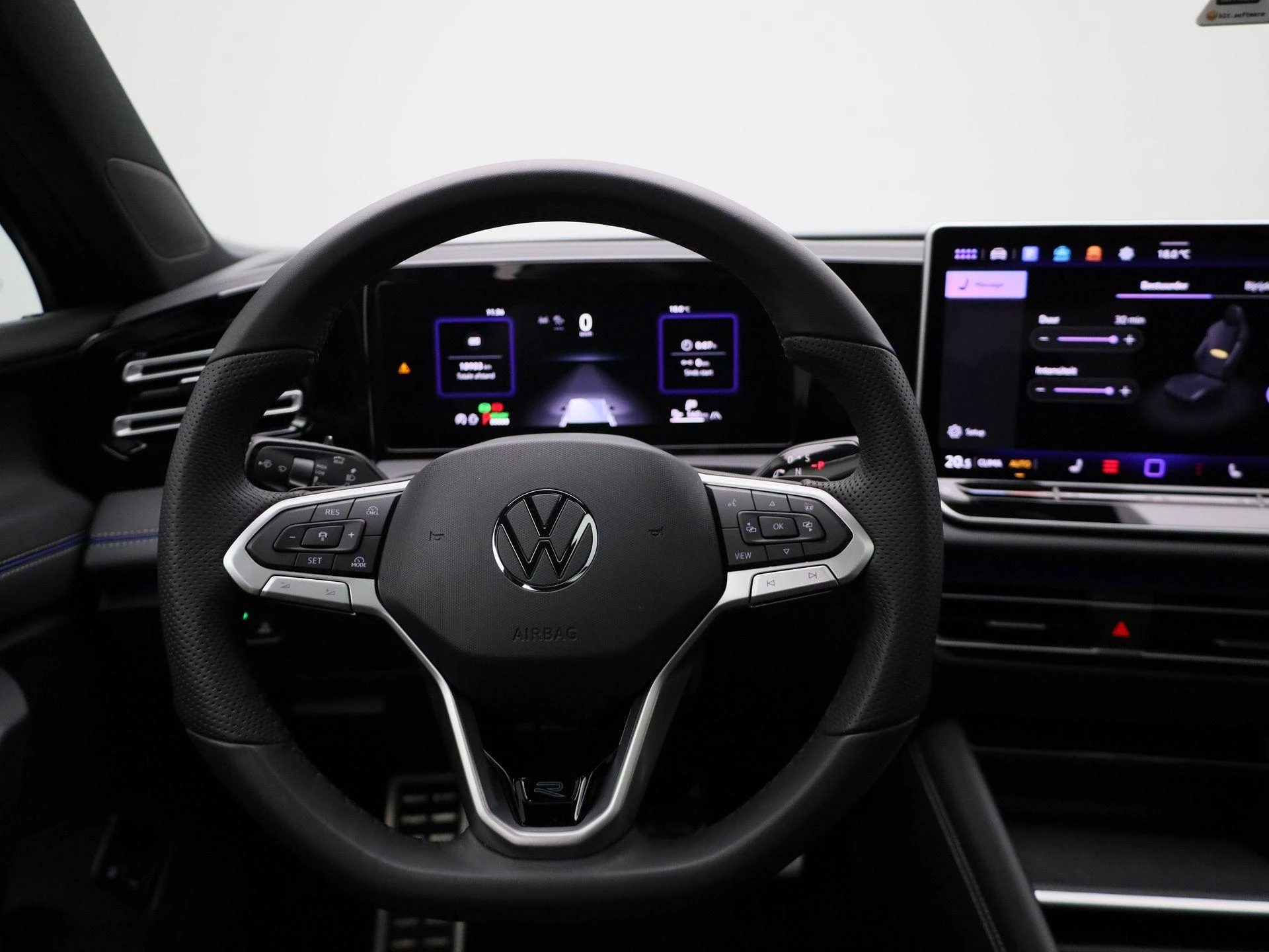Volkswagen-Tiguan-image-6