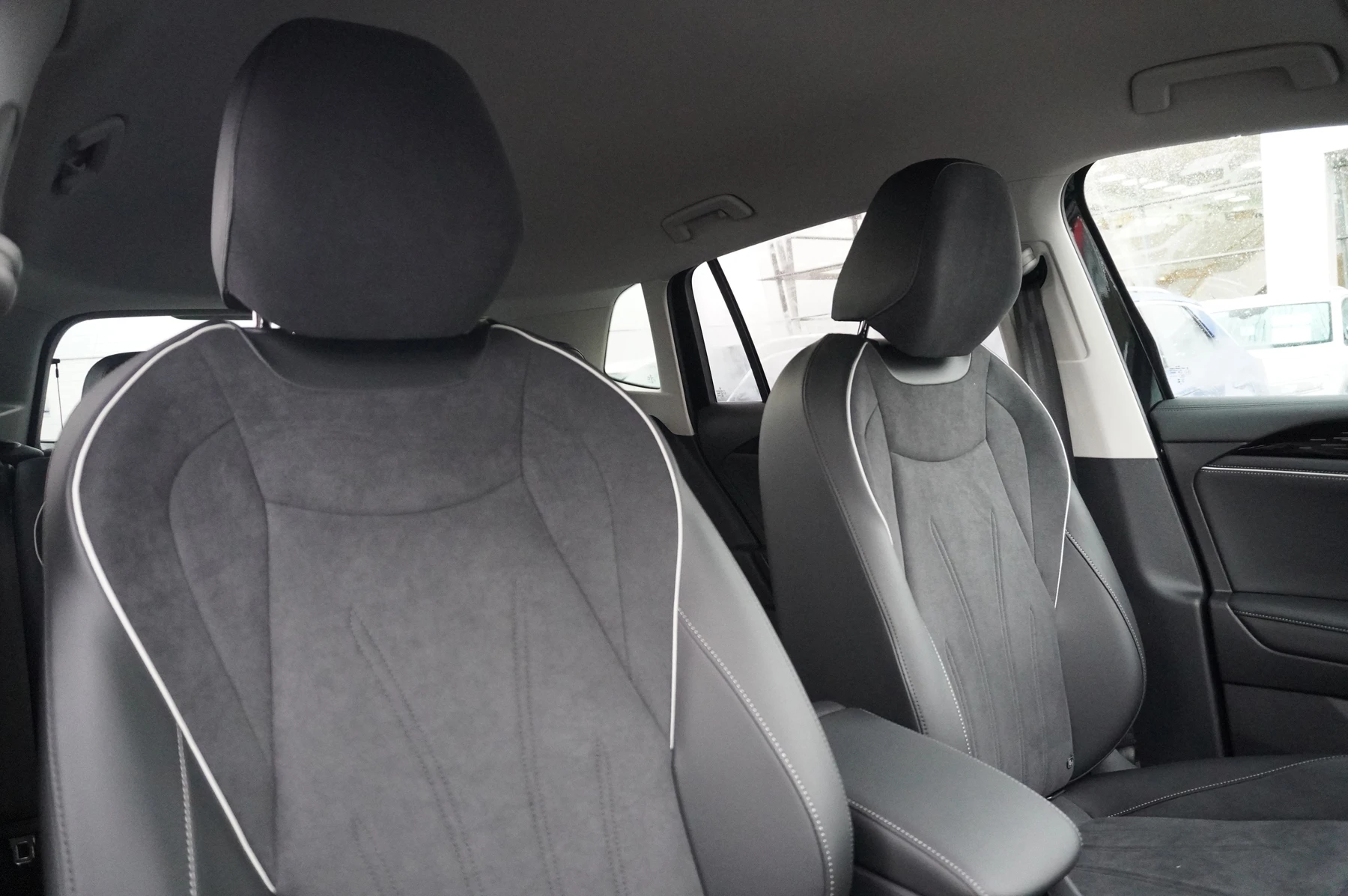 Volkswagen-Tiguan-image-8