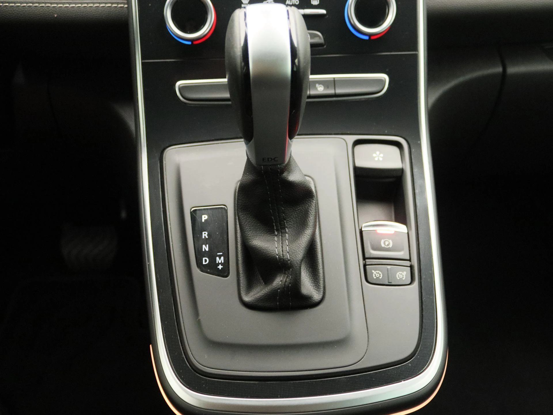 Renault Scénic TCe 140 EDC Automaat Bose