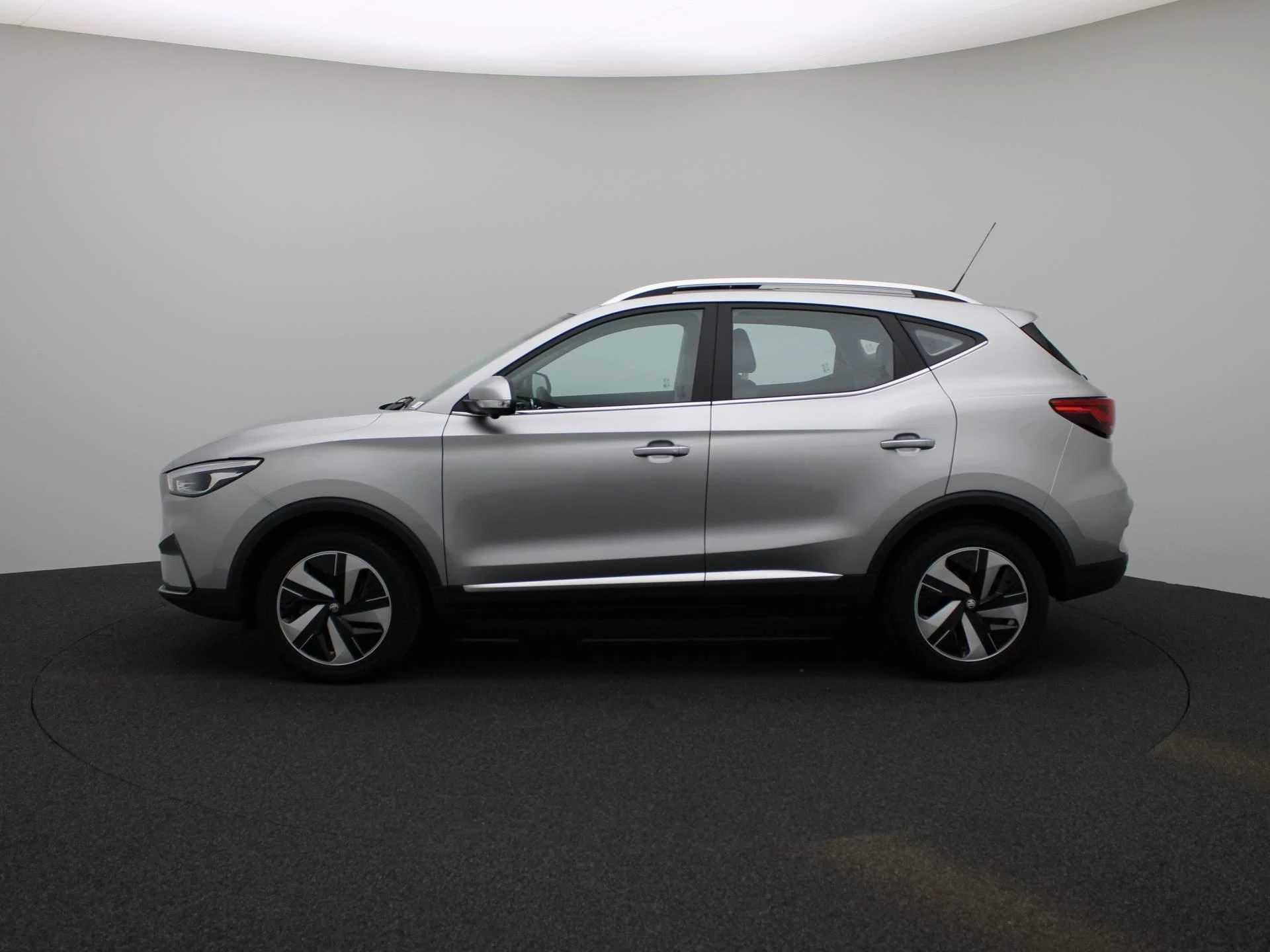 MG-ZS-image-2
